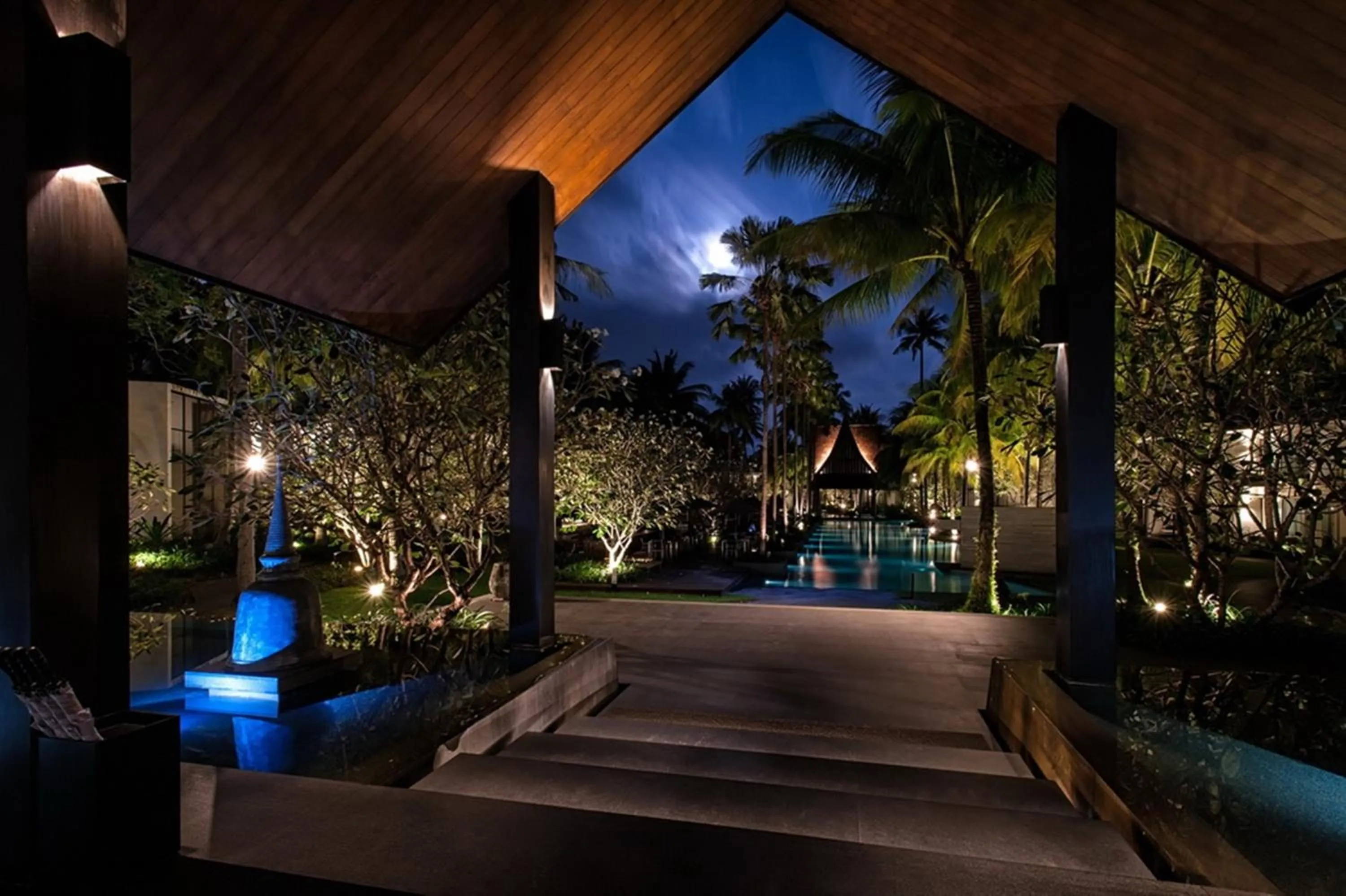 Swimming pool in Twinpalms Surin Beach Phuket