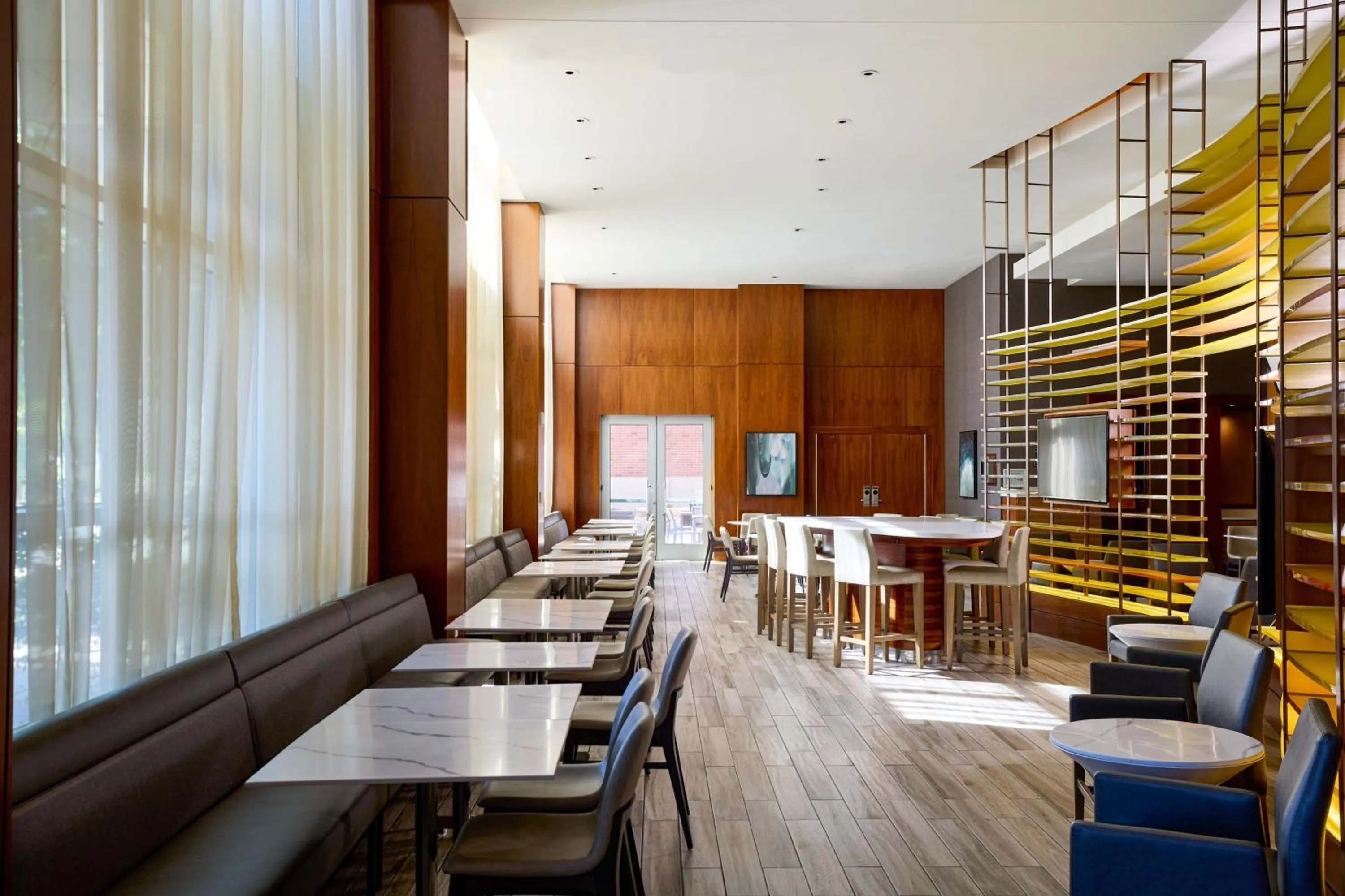 Restaurant/places to eat in Residence Inn Arlington Capital View