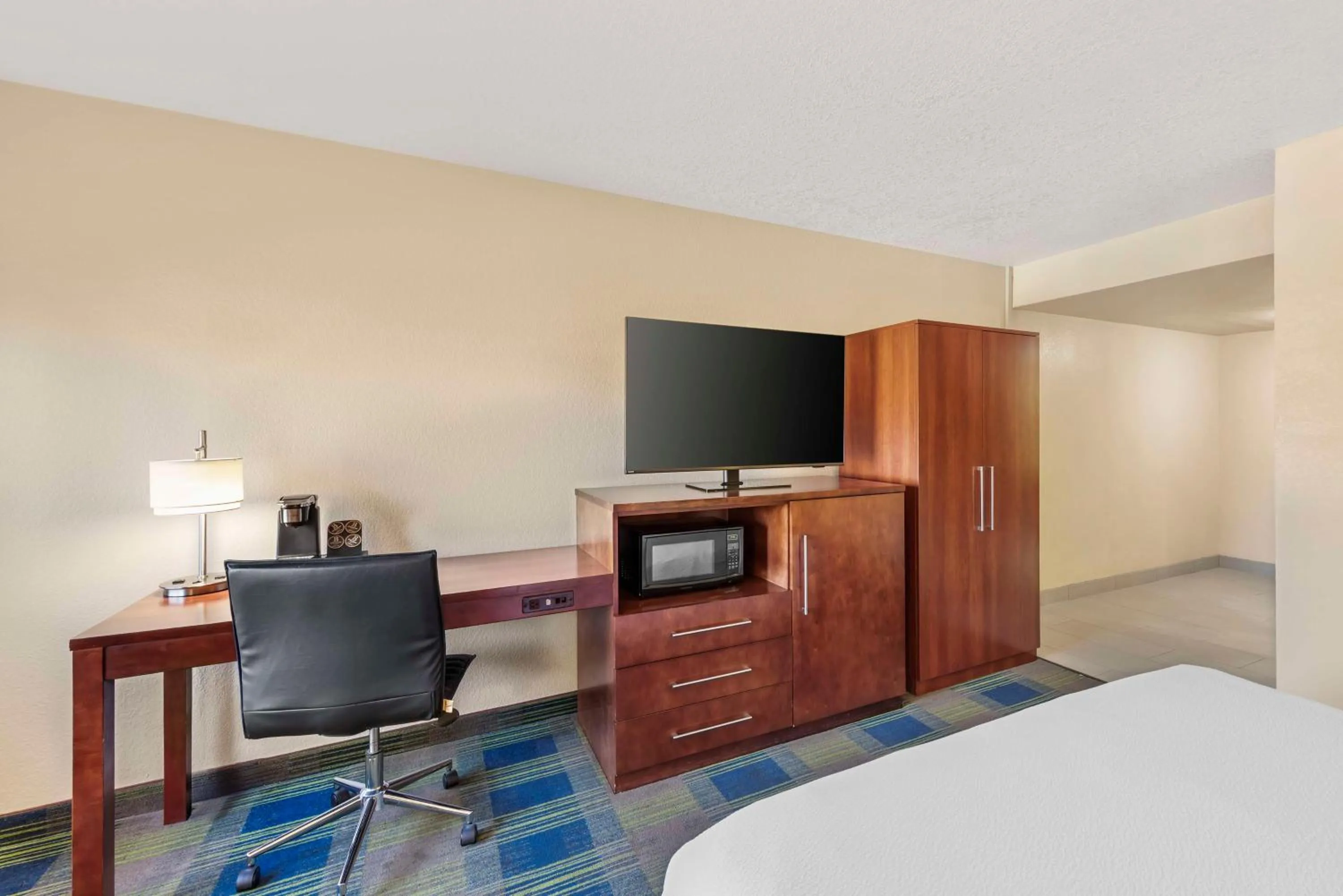 Bedroom, Bed in Best Western Plus Heritage Inn Ontario Rancho Cucamonga