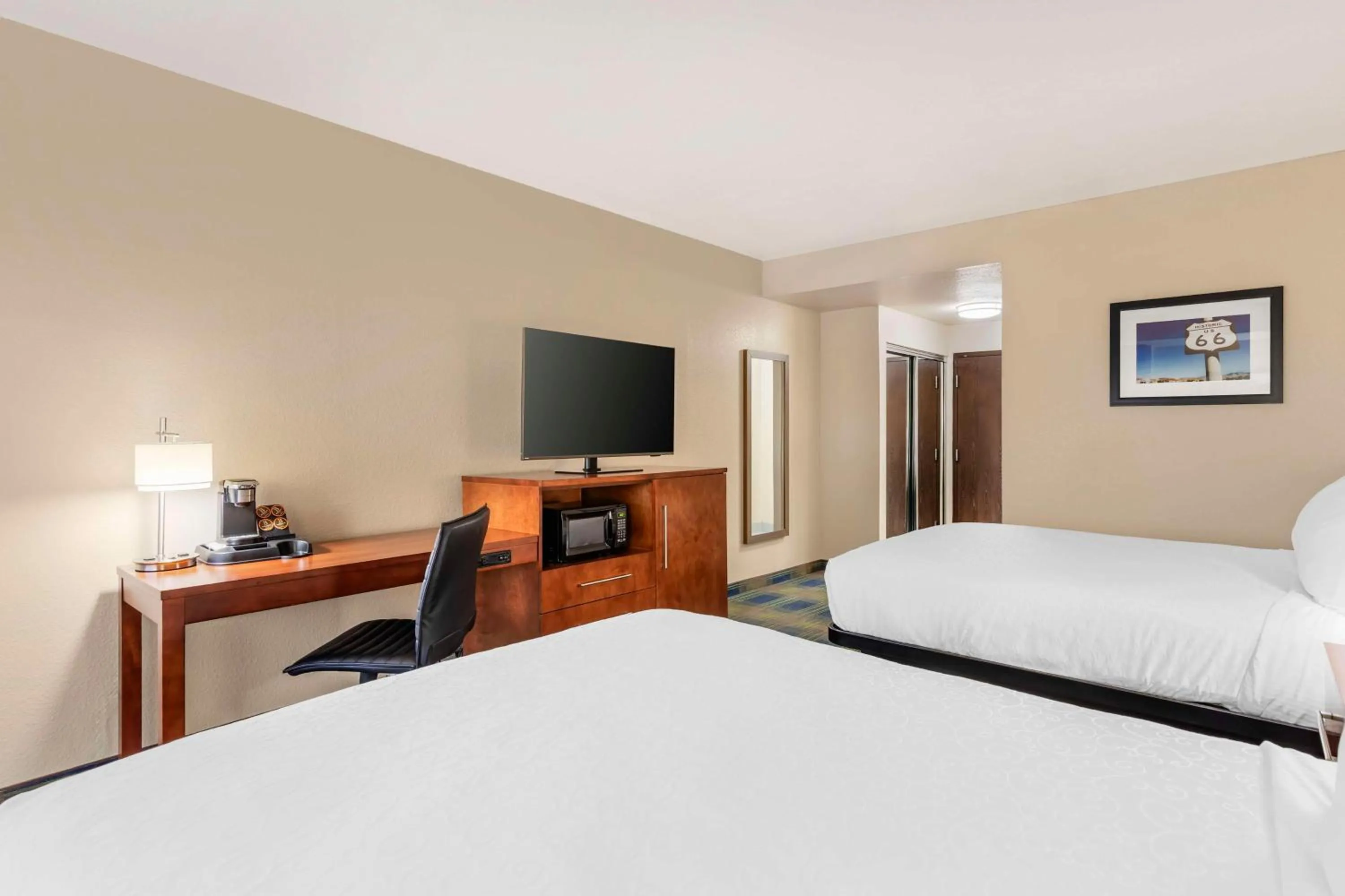 Bedroom, Bed in Best Western Plus Heritage Inn Ontario Rancho Cucamonga