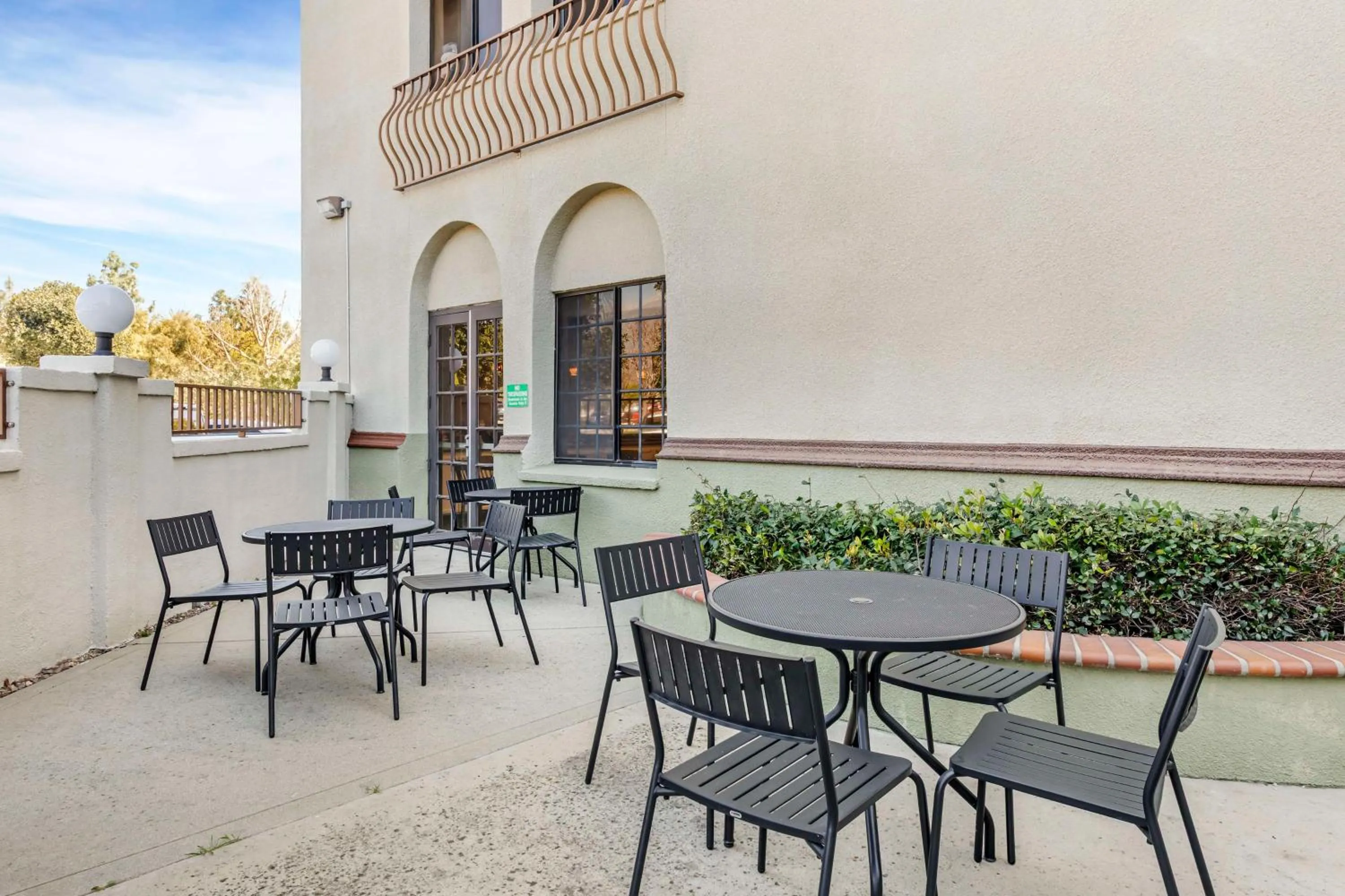 Property building in Best Western Plus Heritage Inn Ontario Rancho Cucamonga