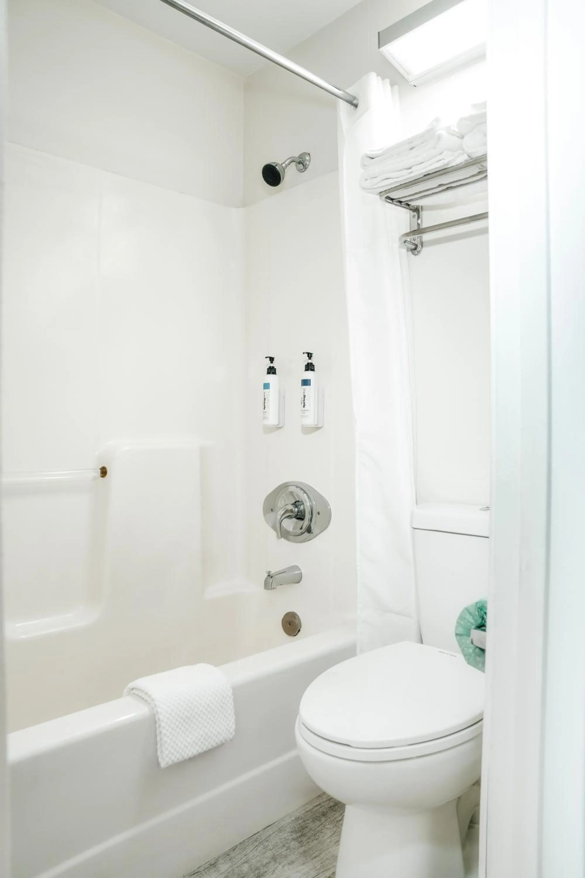 Bathroom in Guest Inn Pigeon Forge