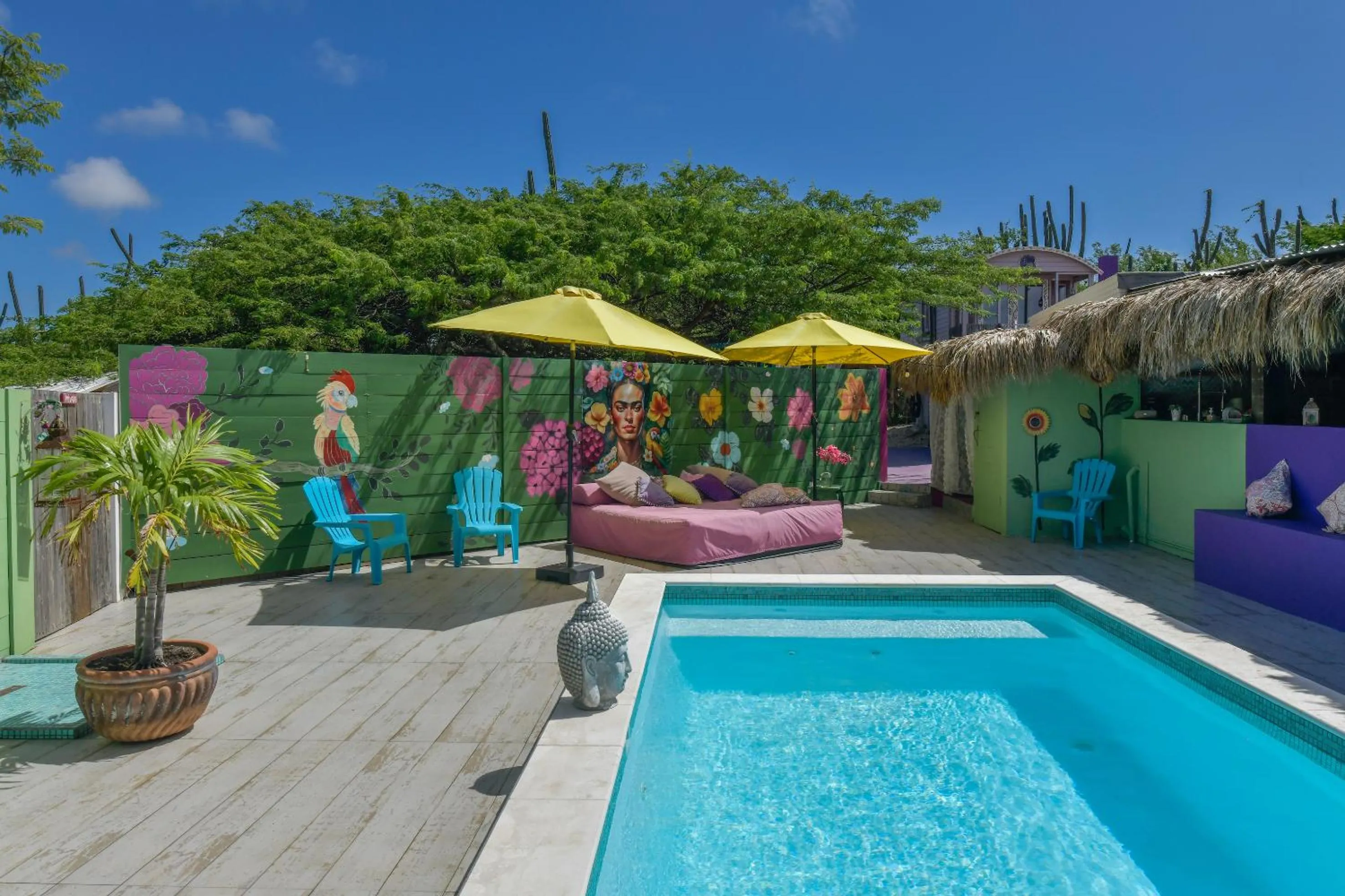 Pool view in Mammaloe