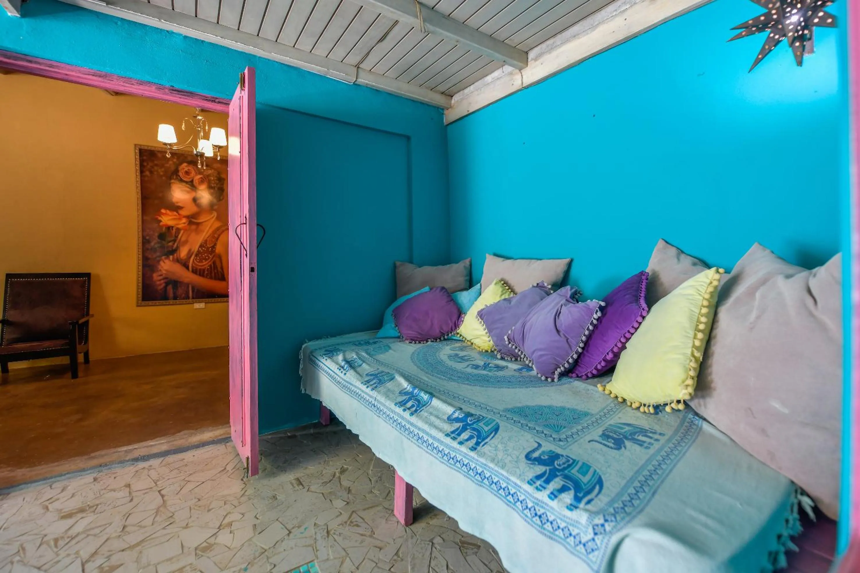 Seating area, Bed in Mammaloe