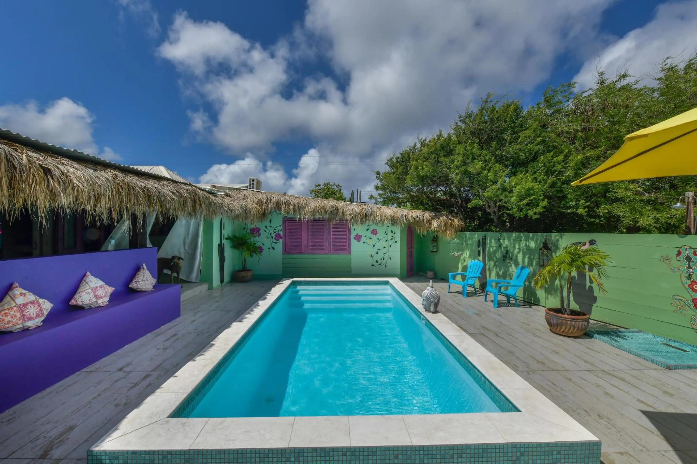 Pool view in Mammaloe
