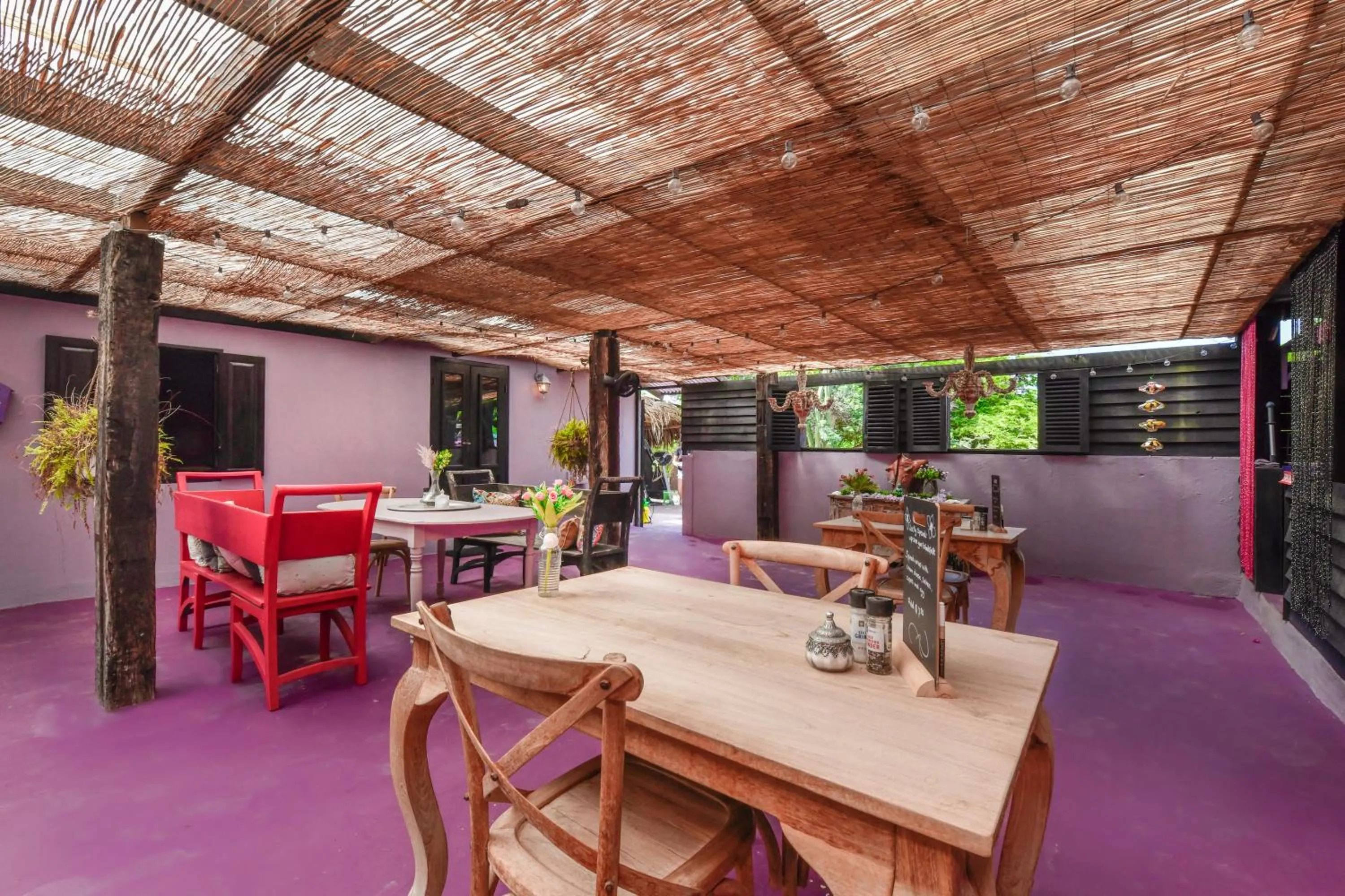 Restaurant/places to eat in Mammaloe