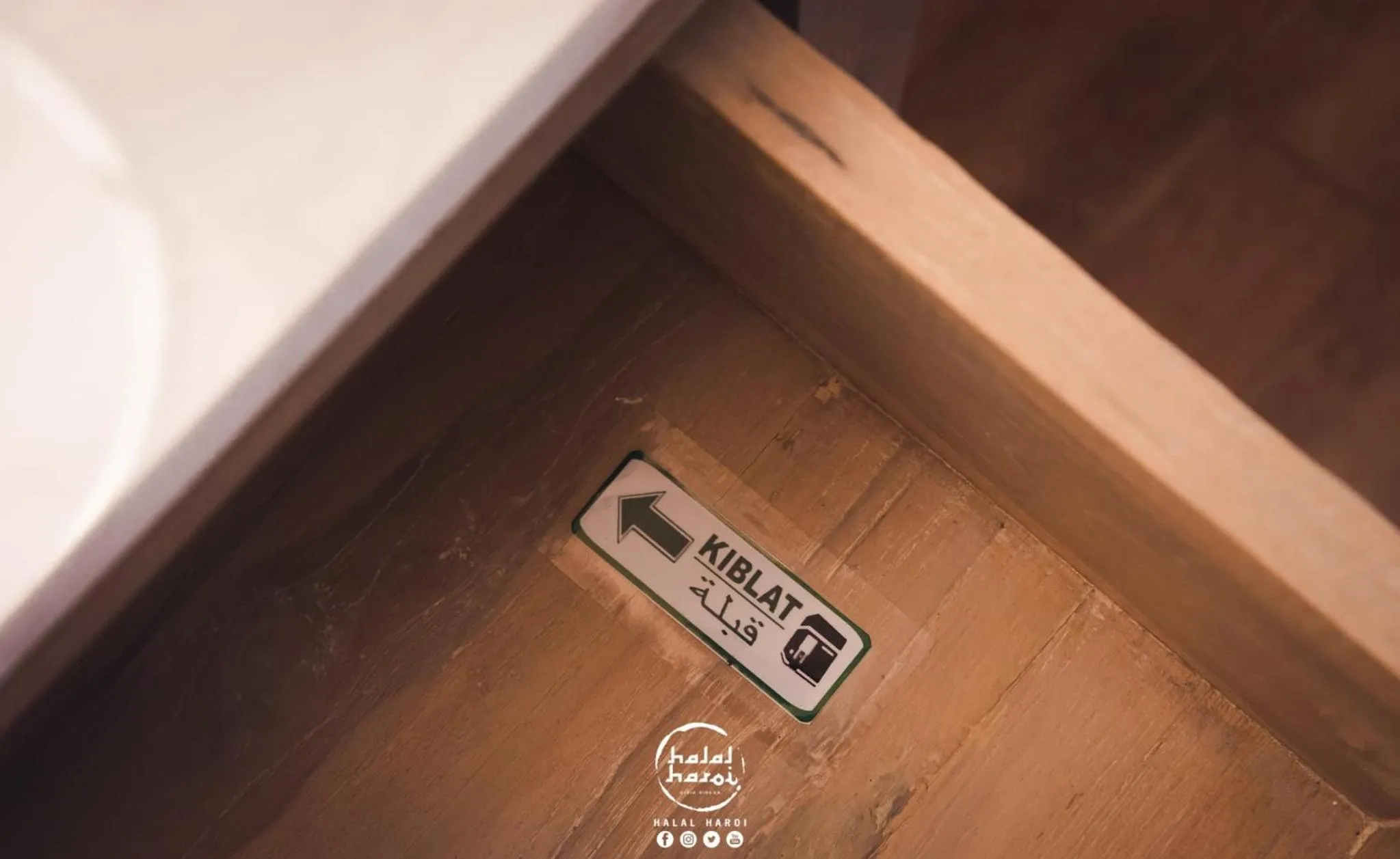 Logo/Certificate/Sign in The Royal Paradise Hotel & Spa - SHA Extra Plus