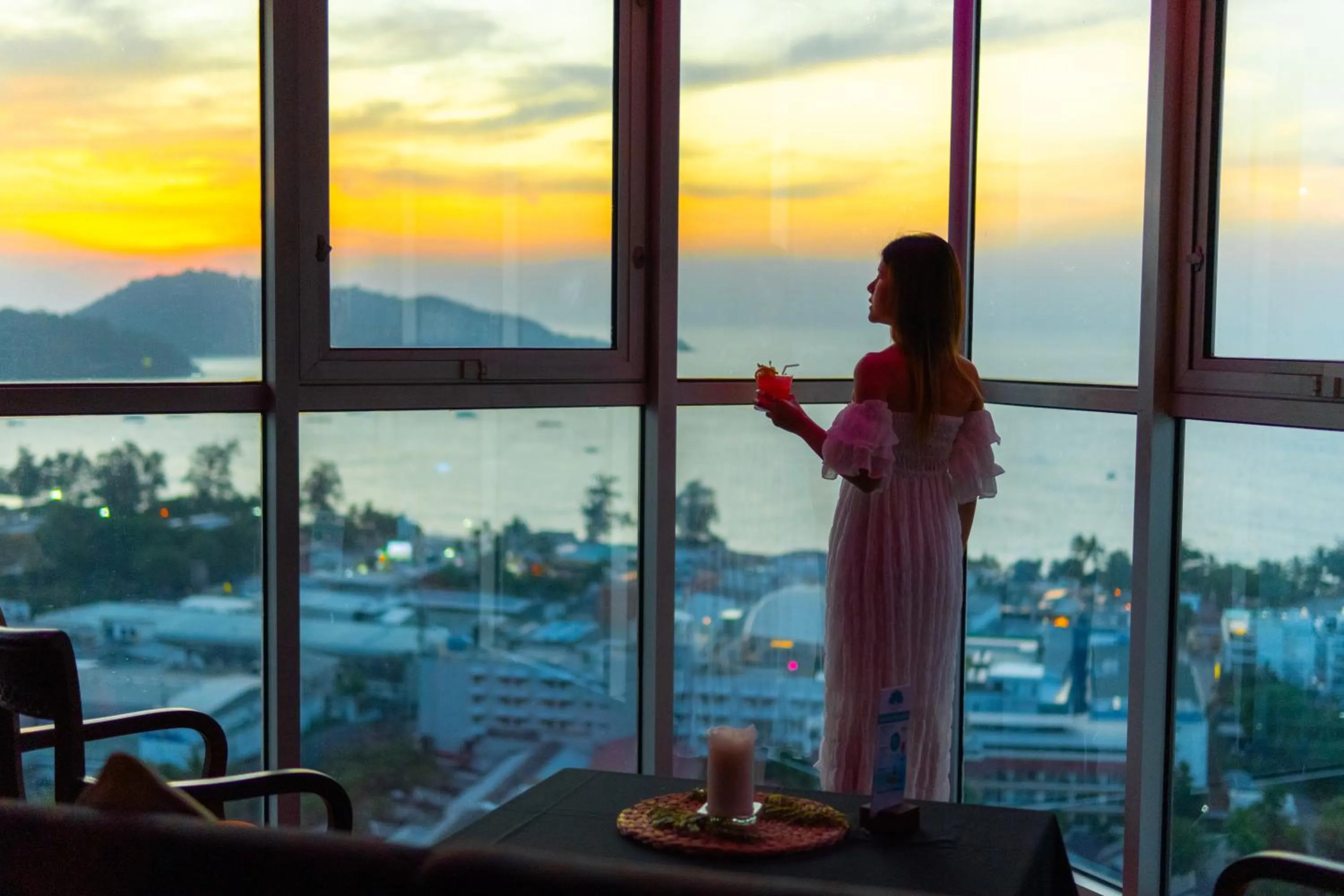 Lounge or bar in The Royal Paradise Hotel & Spa - SHA Extra Plus