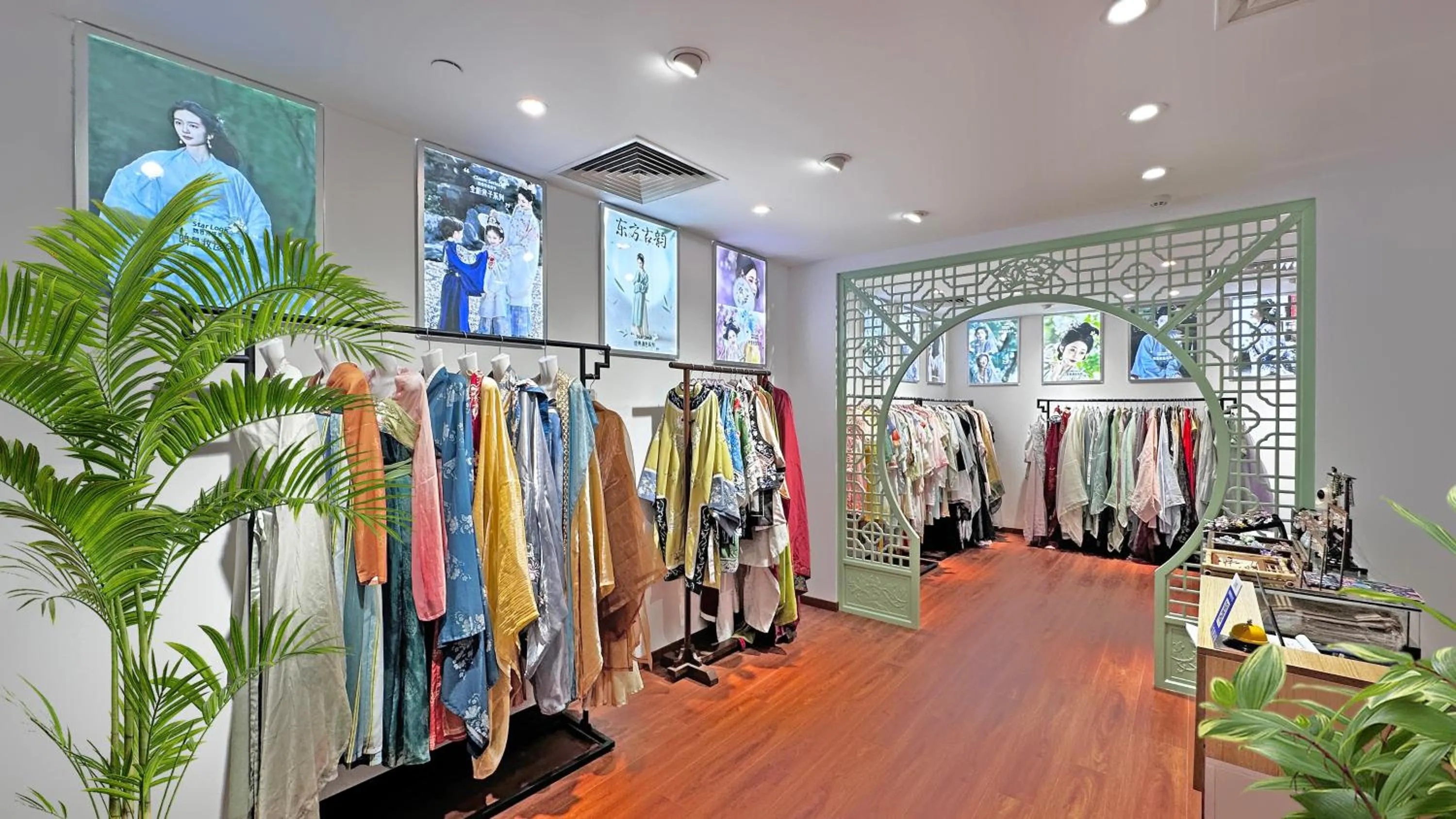 On-site shops in Pan Pacific Suzhou -Including unlimited access to the 4A-level Panmen Scenic Area