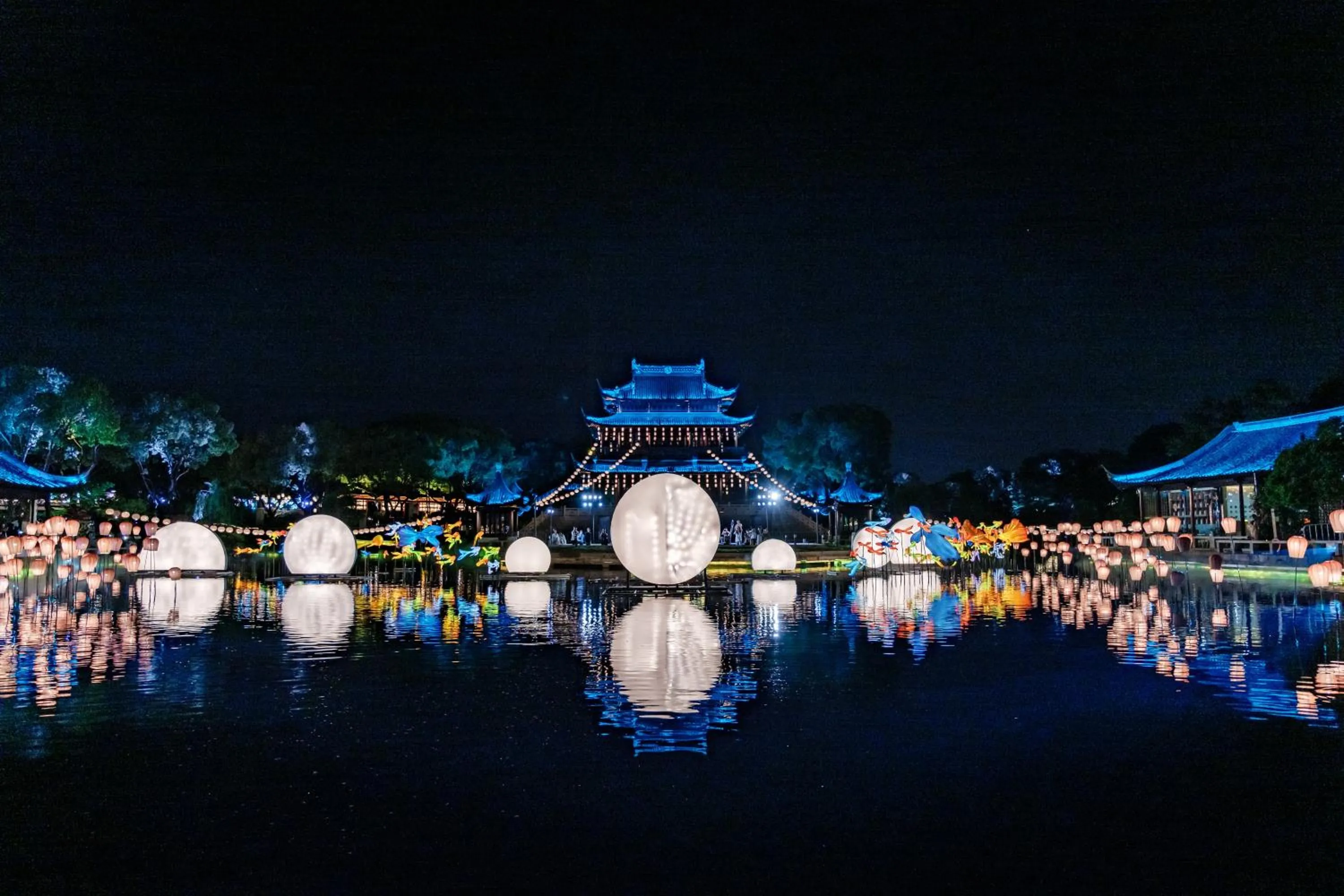 Evening entertainment in Pan Pacific Suzhou -Including unlimited access to the 4A-level Panmen Scenic Area