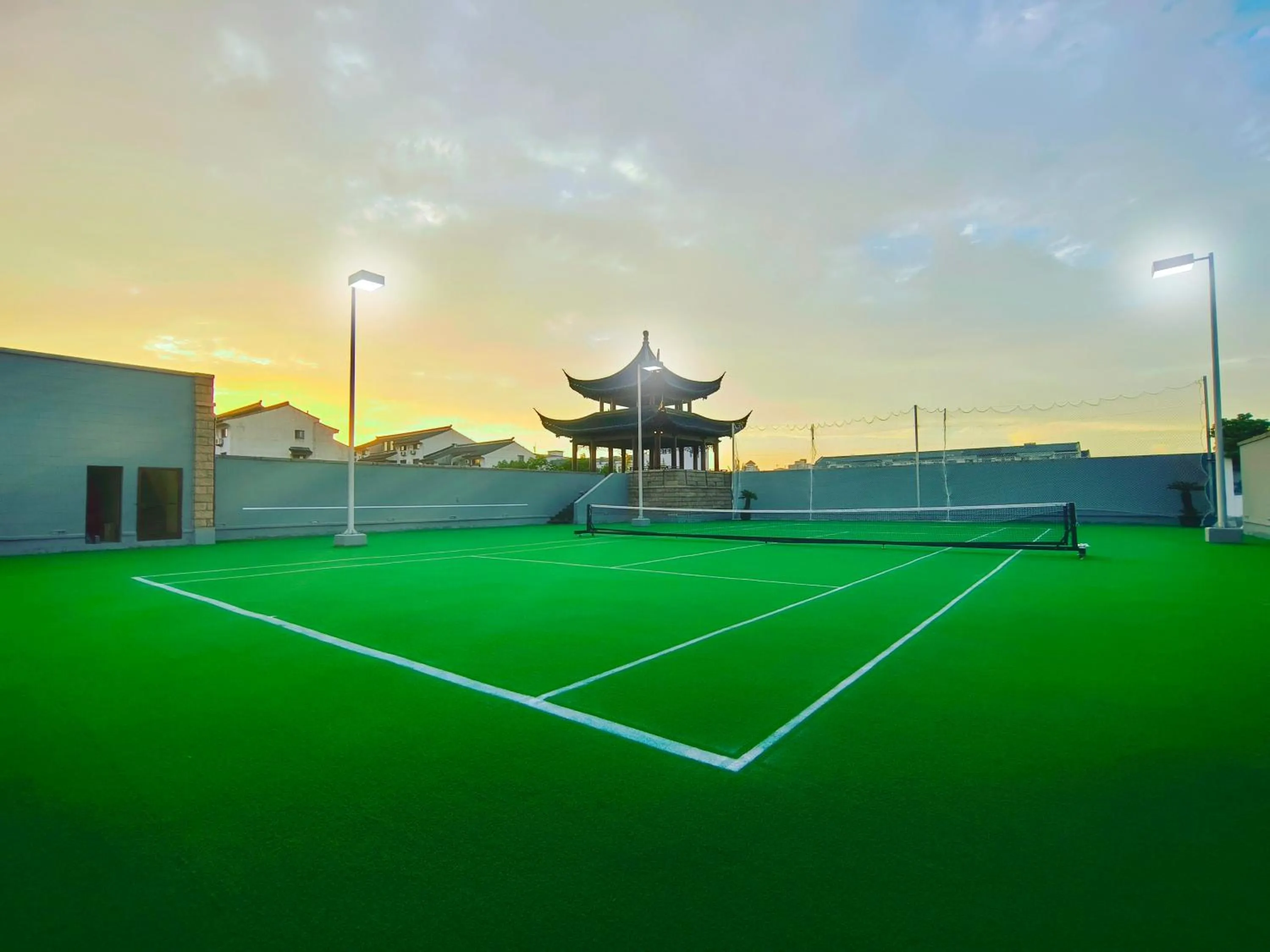 Tennis court in Pan Pacific Suzhou -Including unlimited access to the 4A-level Panmen Scenic Area