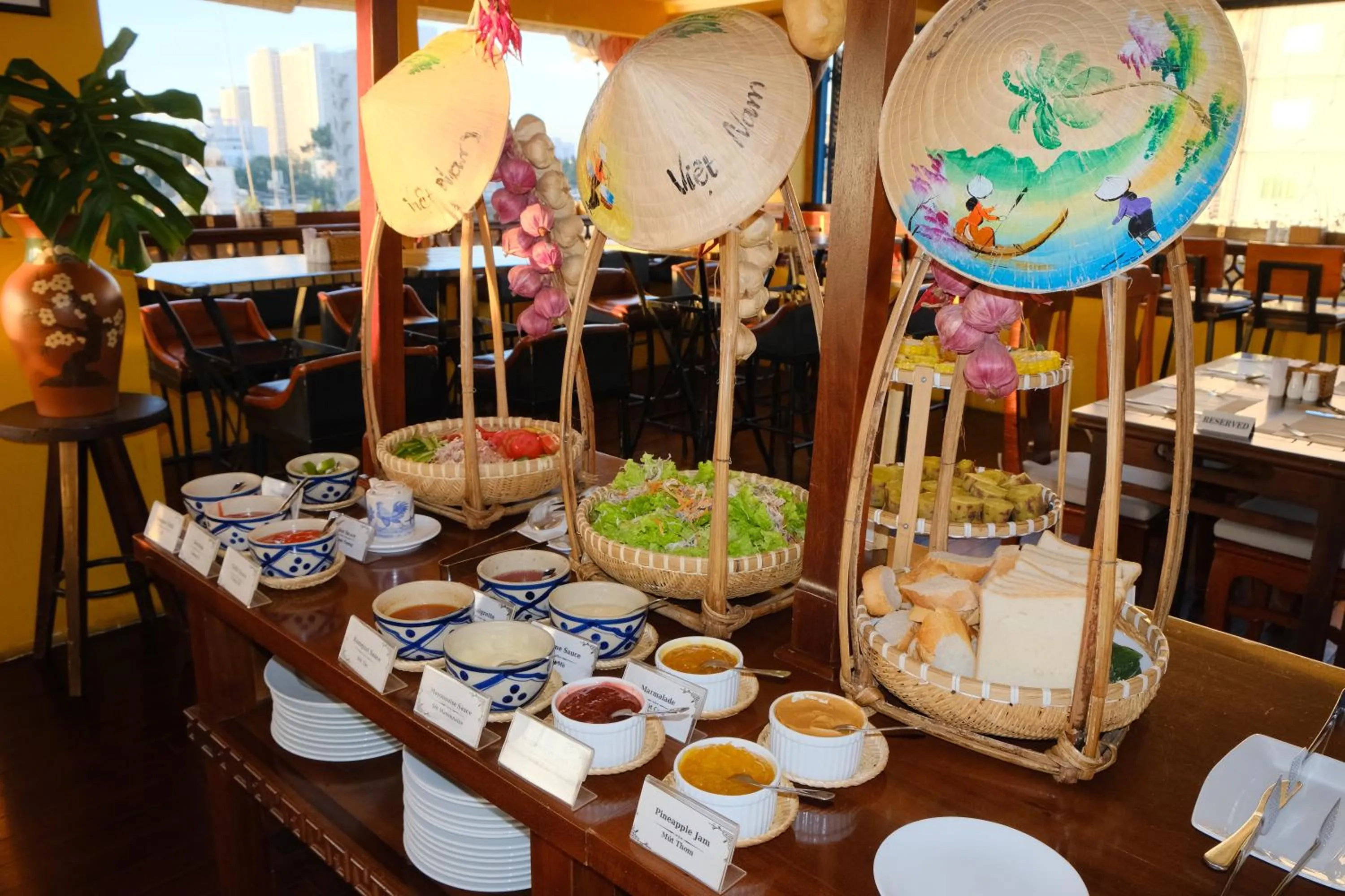 Restaurant/places to eat in Duc Vuong Saigon Hotel - Bui Vien