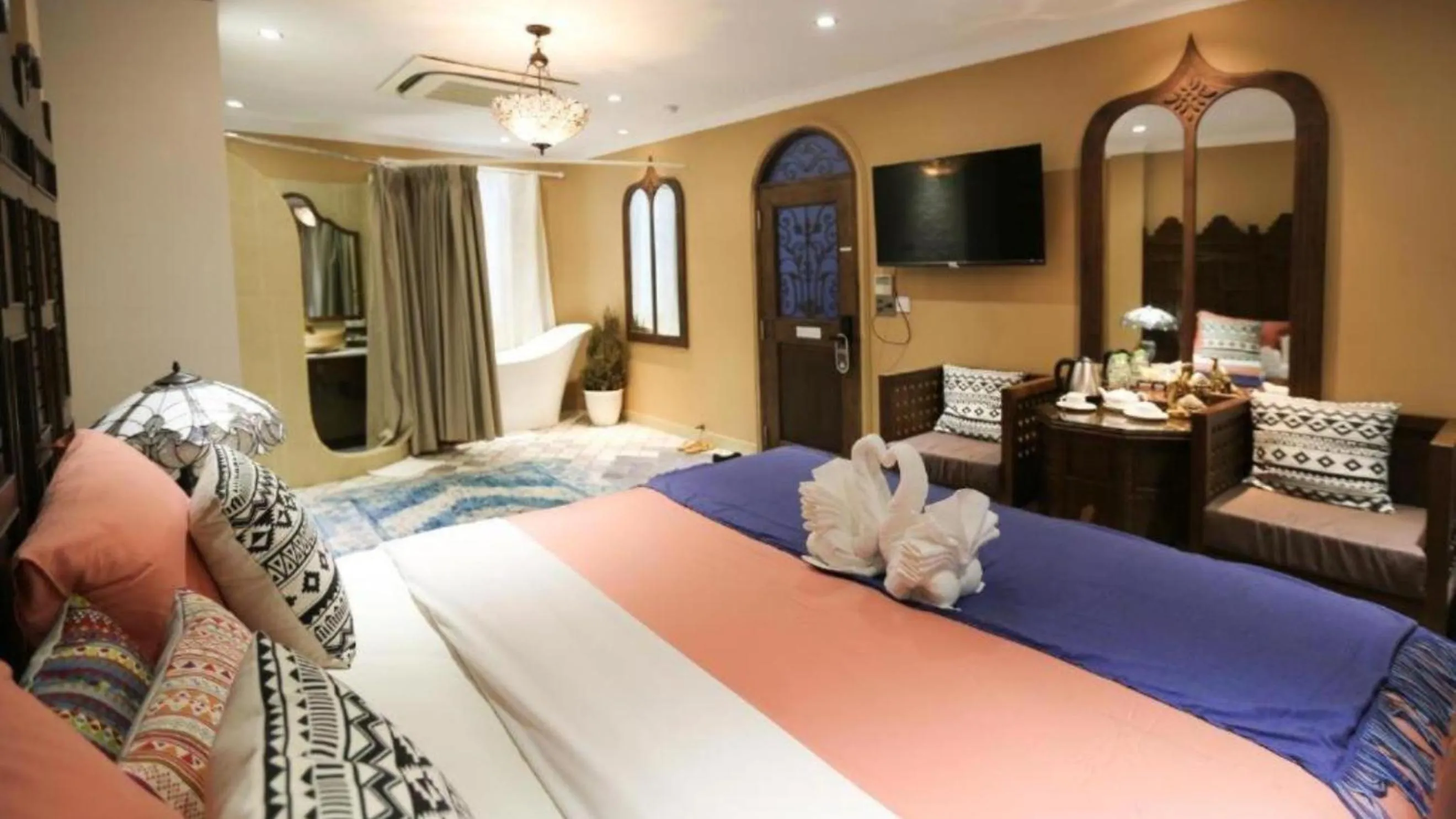 Bedroom, Bed in Duc Vuong Saigon Hotel - Bui Vien