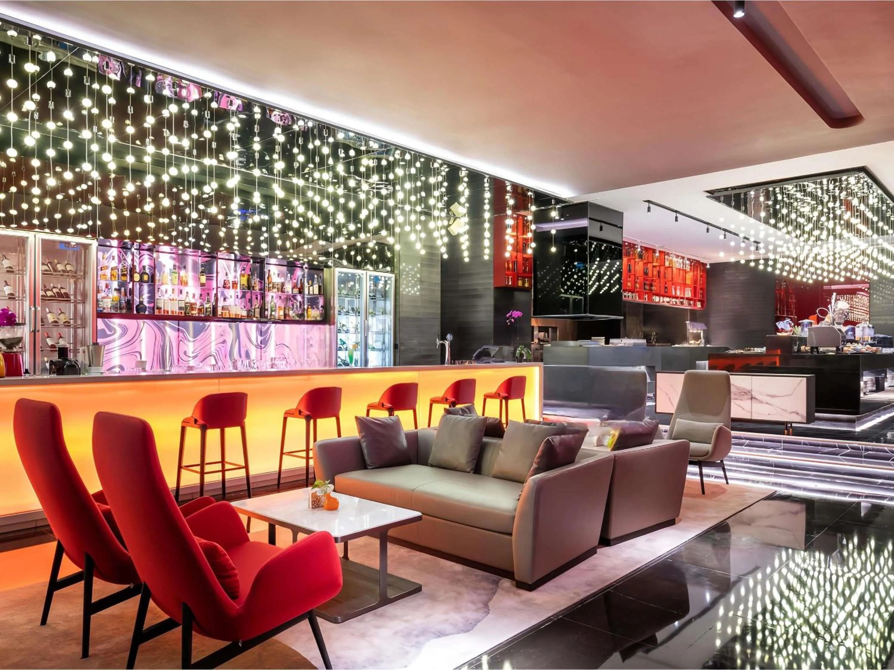 Lounge or bar in Grand Mercure Shanghai Century Park- Free Shuttle Bus to SNIEC