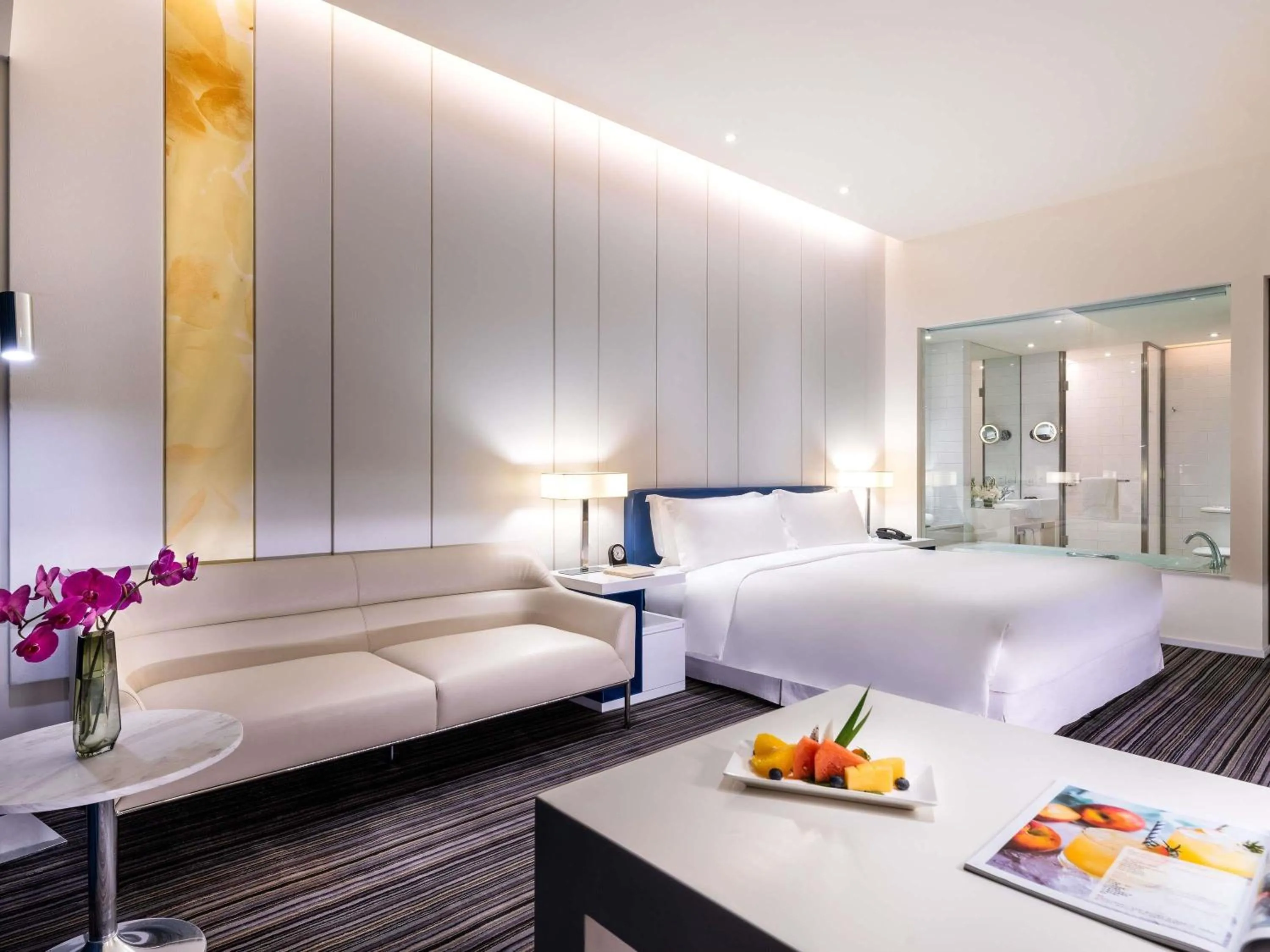 Bedroom, Bed in Grand Mercure Shanghai Century Park- Free Shuttle Bus to SNIEC