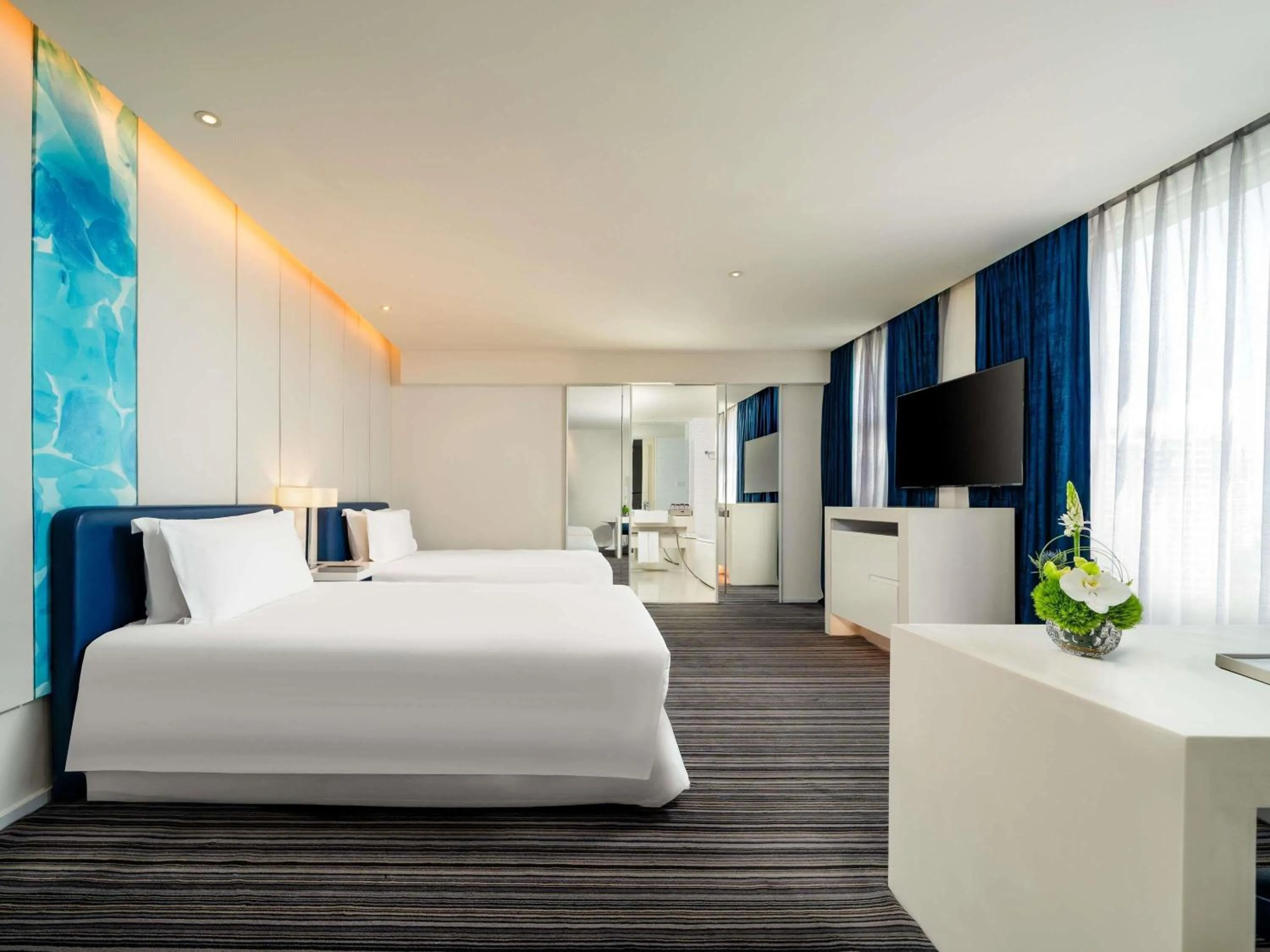 Bedroom, Bed in Grand Mercure Shanghai Century Park- Free Shuttle Bus to SNIEC