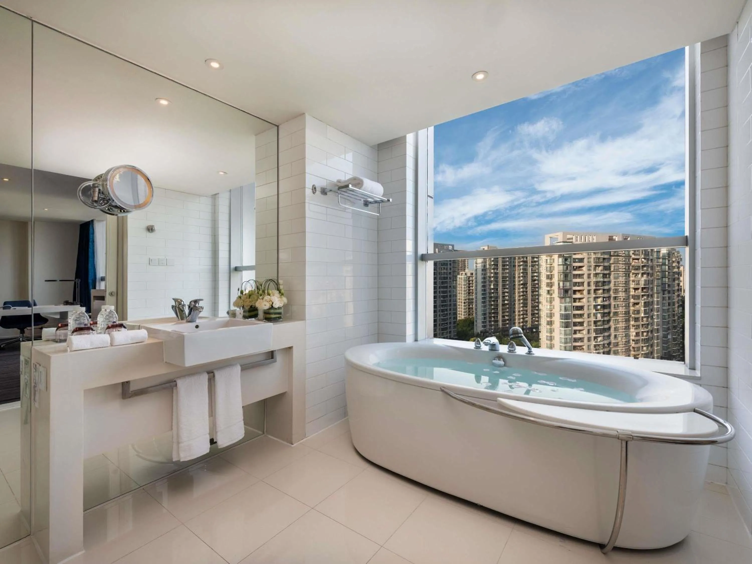 Bedroom in Grand Mercure Shanghai Century Park- Free Shuttle Bus to SNIEC