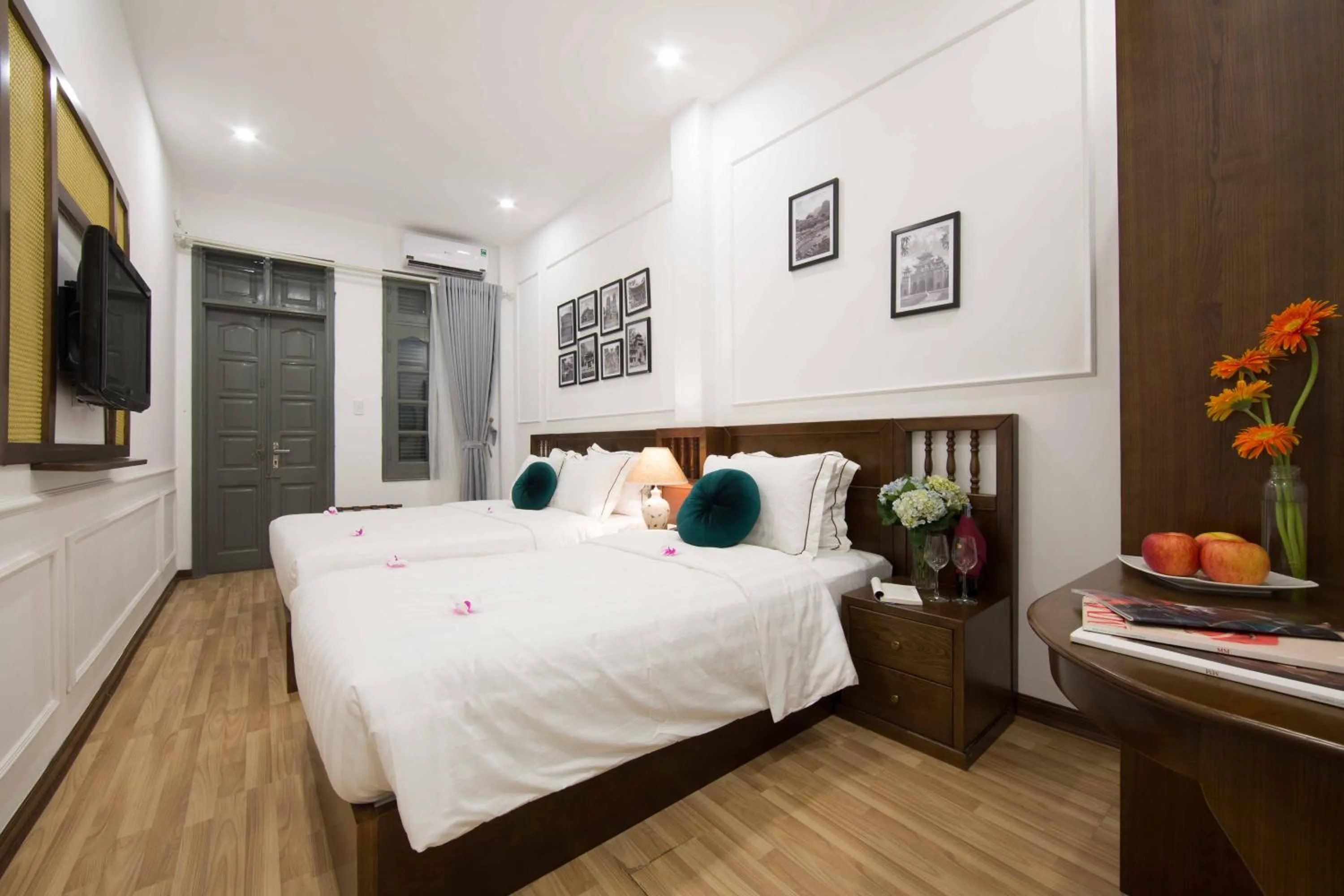 Bed in Hanoi Amber Hotel