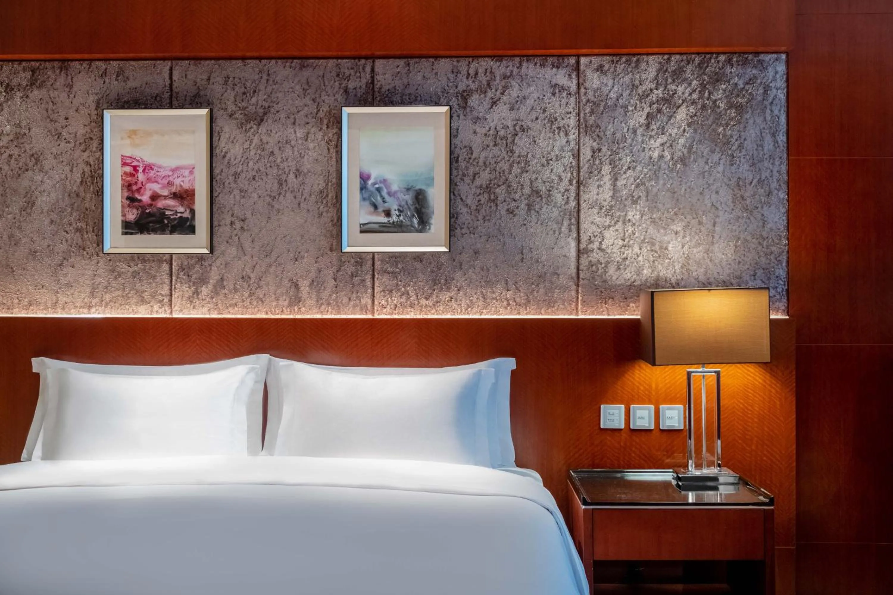 Bedroom, Bed in Marco Polo Jin Jiang