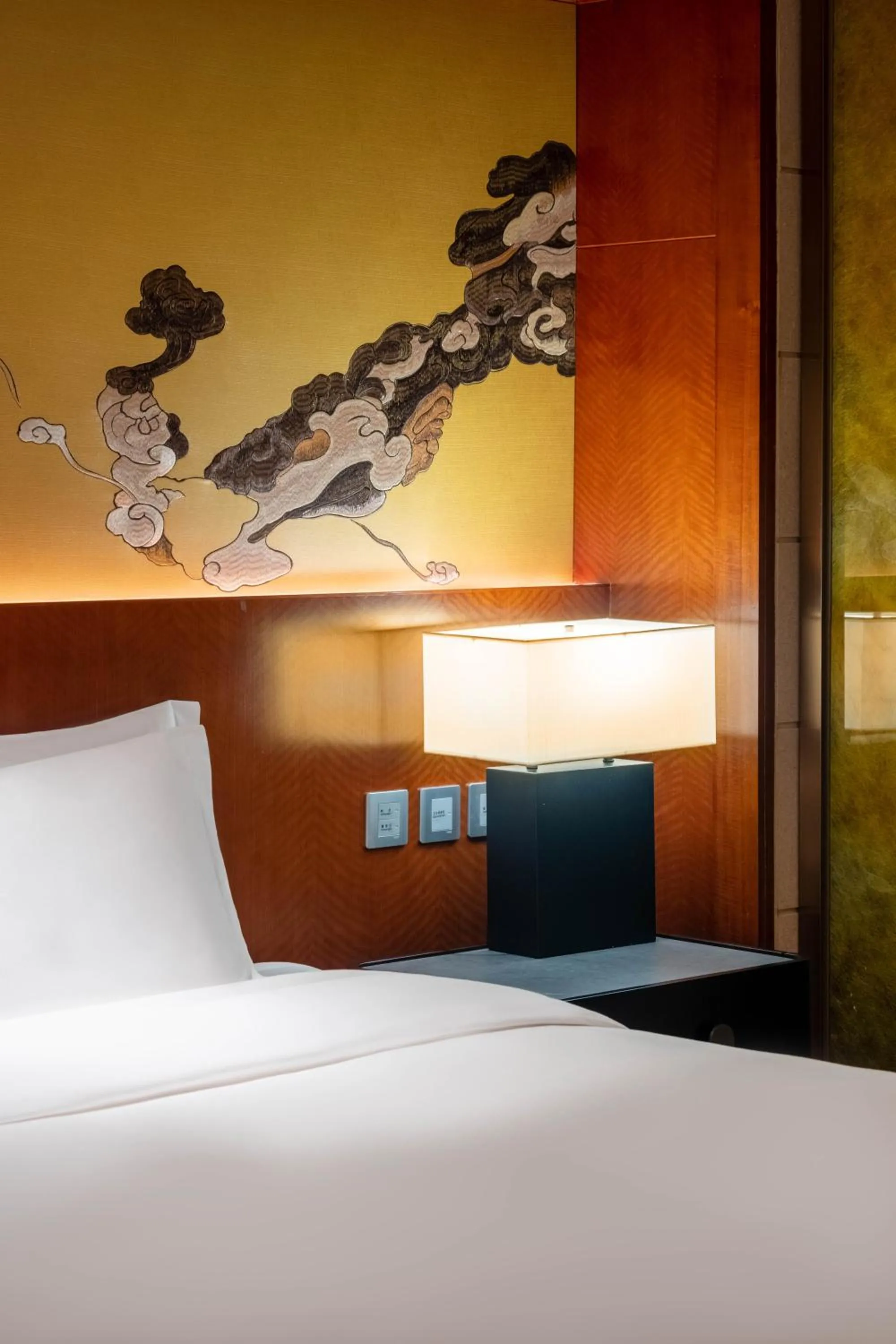 Bedroom, Bed in Marco Polo Jin Jiang