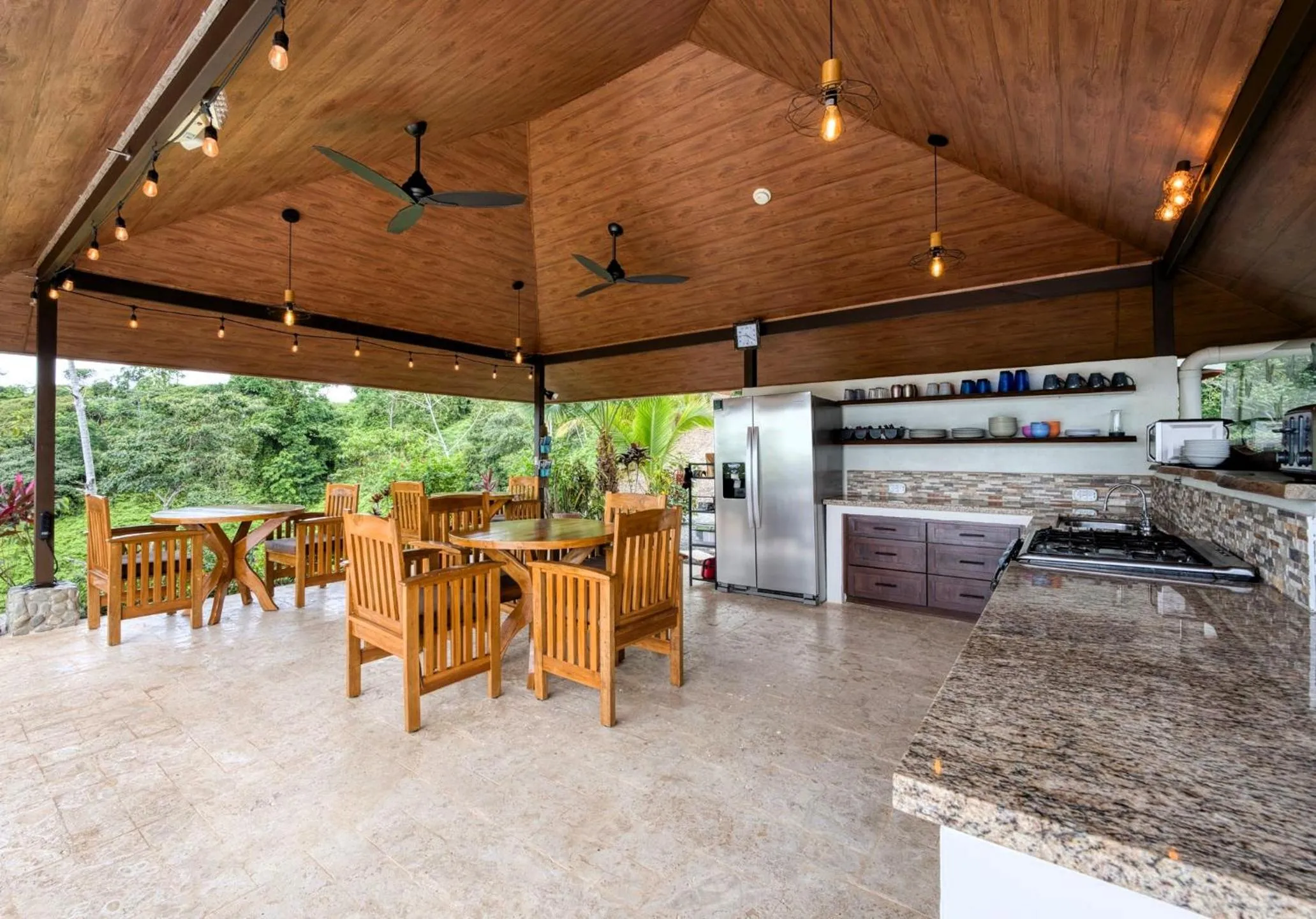 Kitchen or kitchenette in Nature's Edge Boutique Hotel