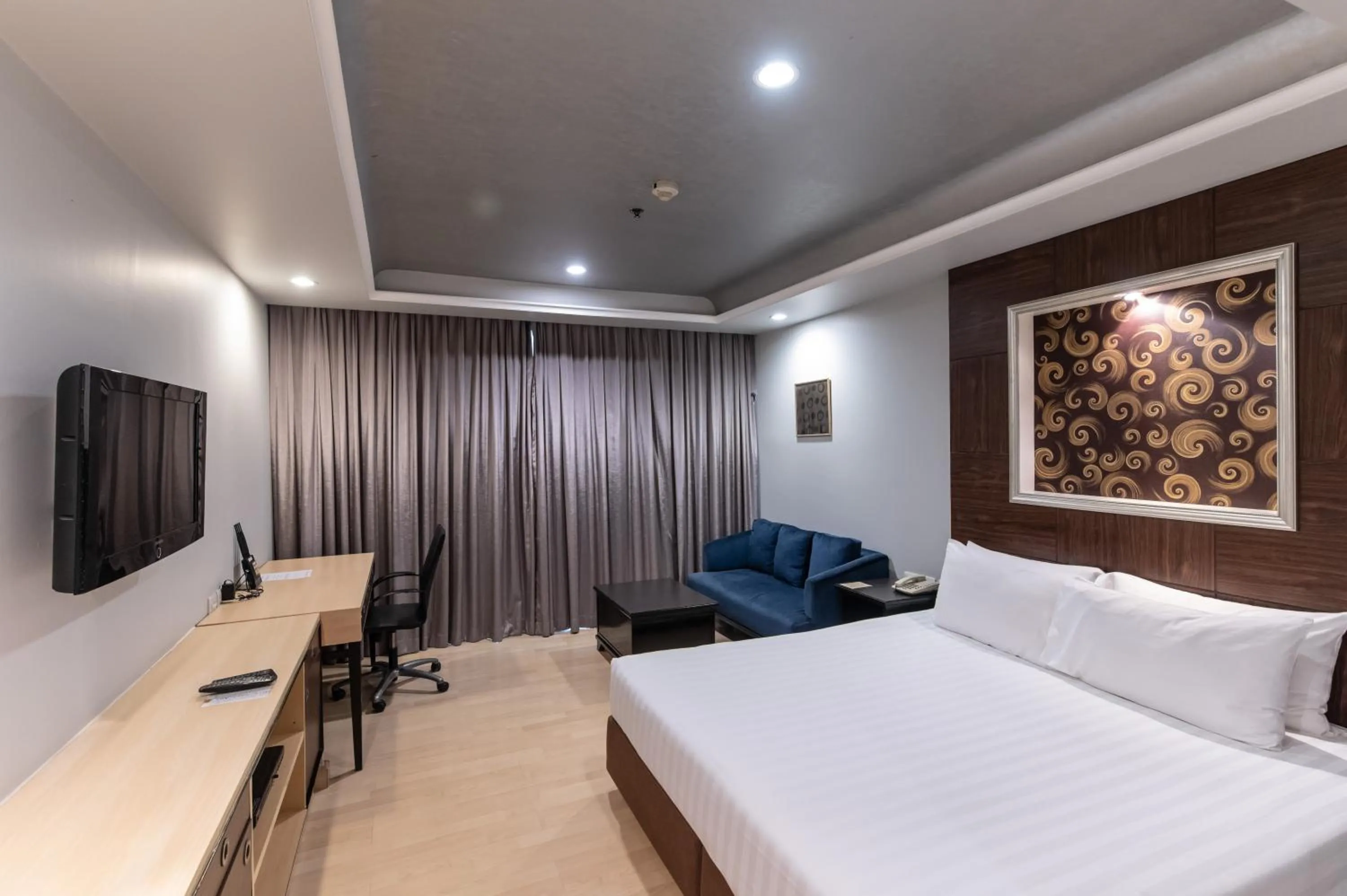 Bed in Admiral Premier Bangkok