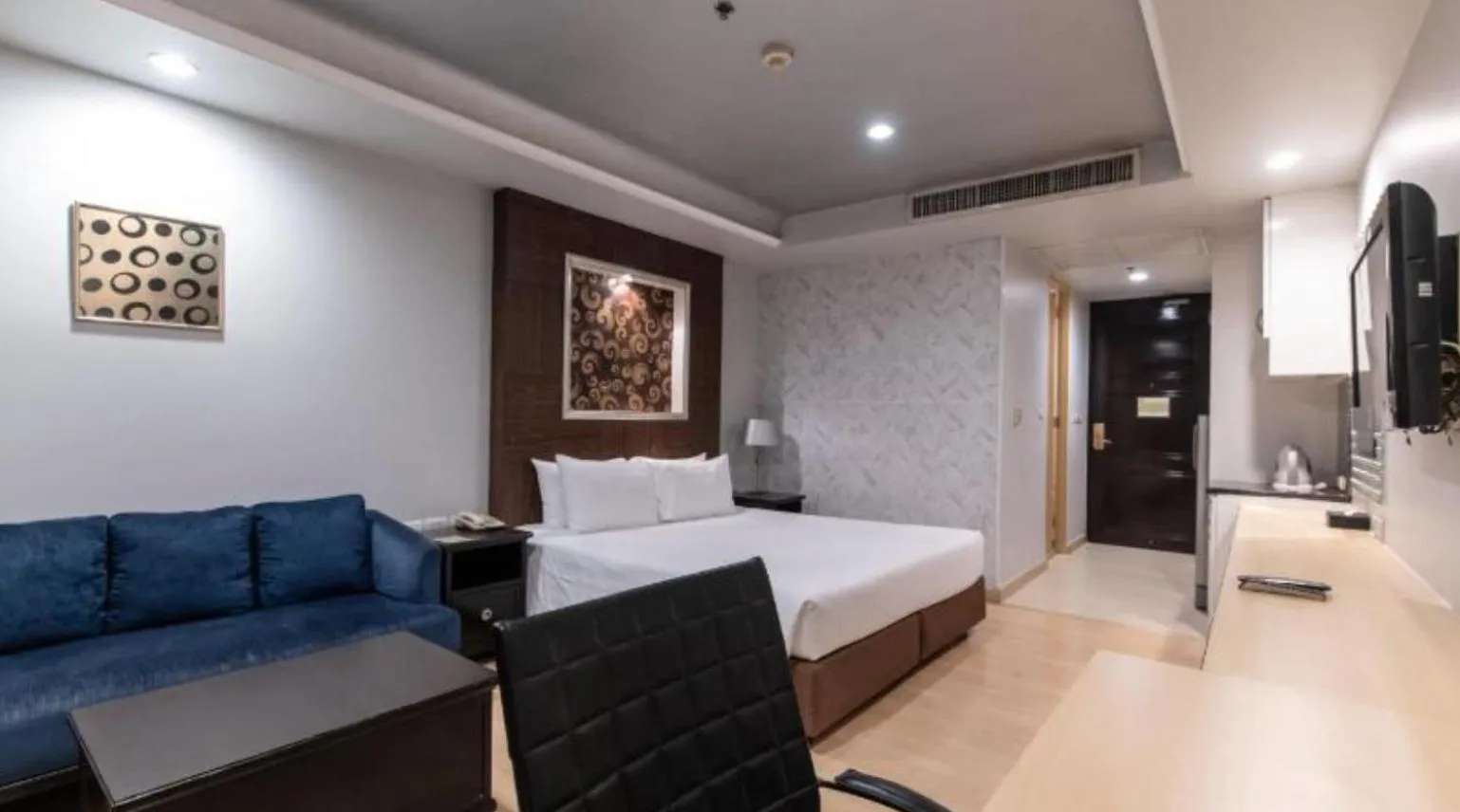 Bed in Admiral Premier Bangkok