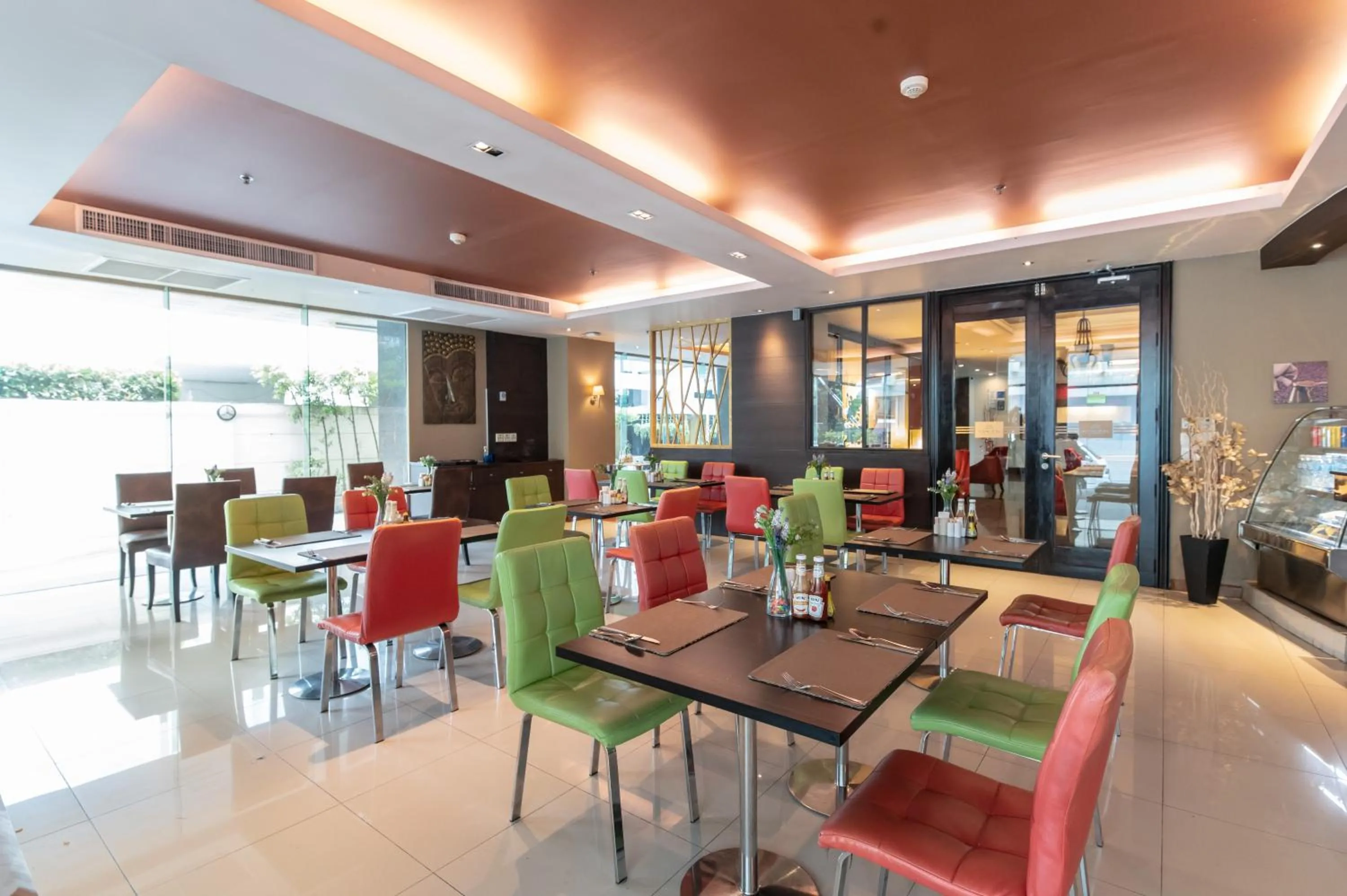 Restaurant/places to eat in Admiral Premier Bangkok