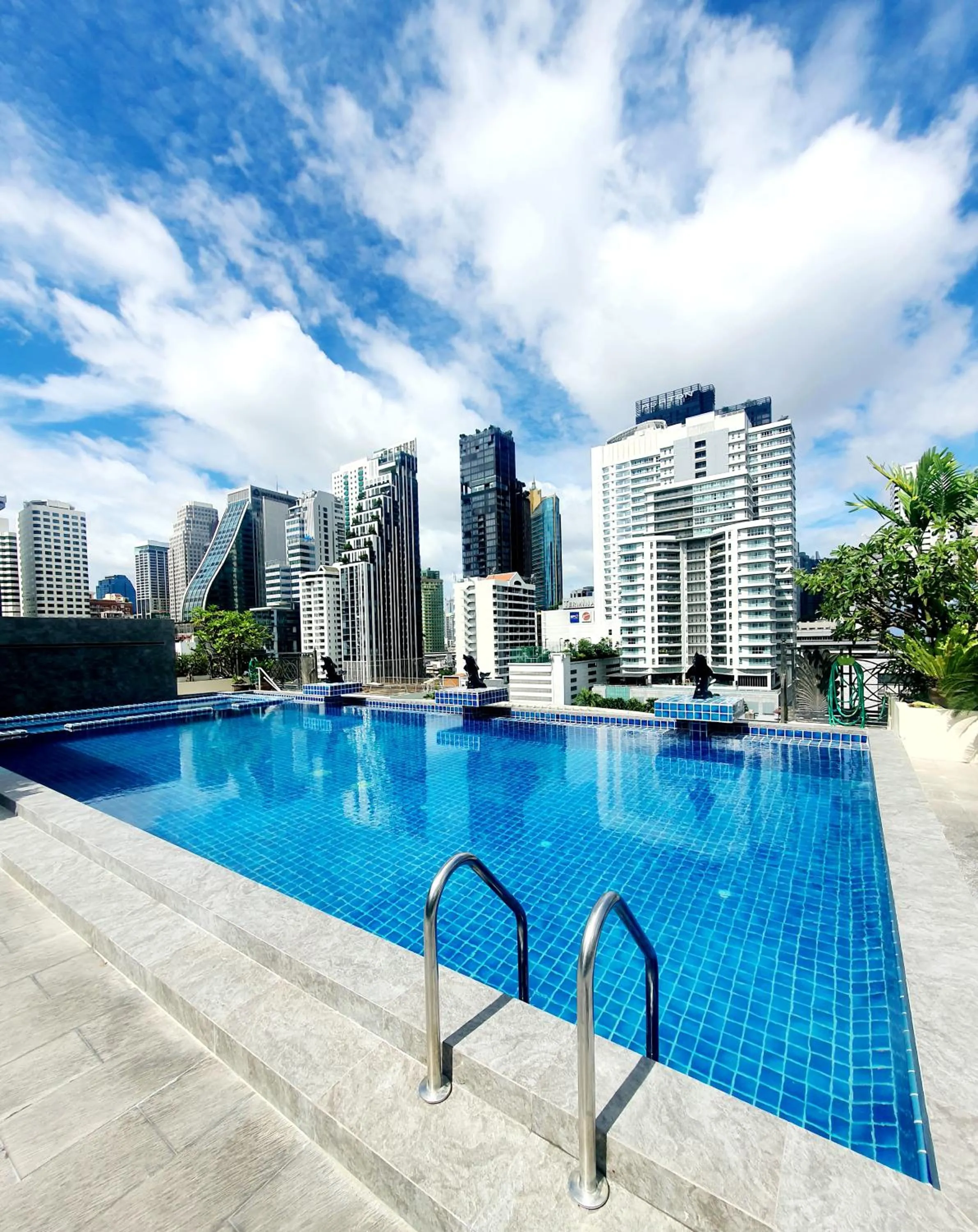 Swimming pool in Admiral Premier Bangkok