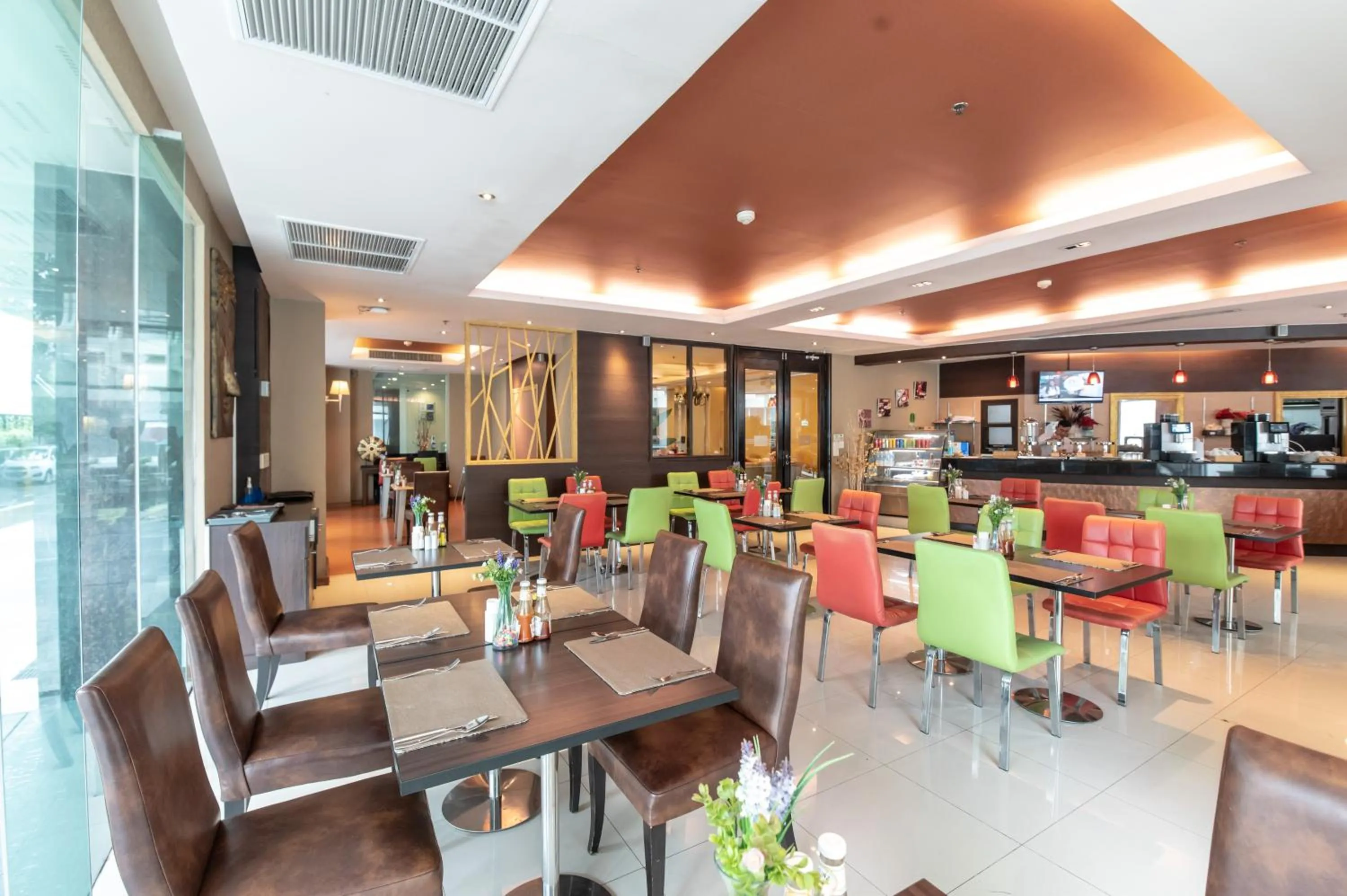 Restaurant/places to eat in Admiral Premier Bangkok
