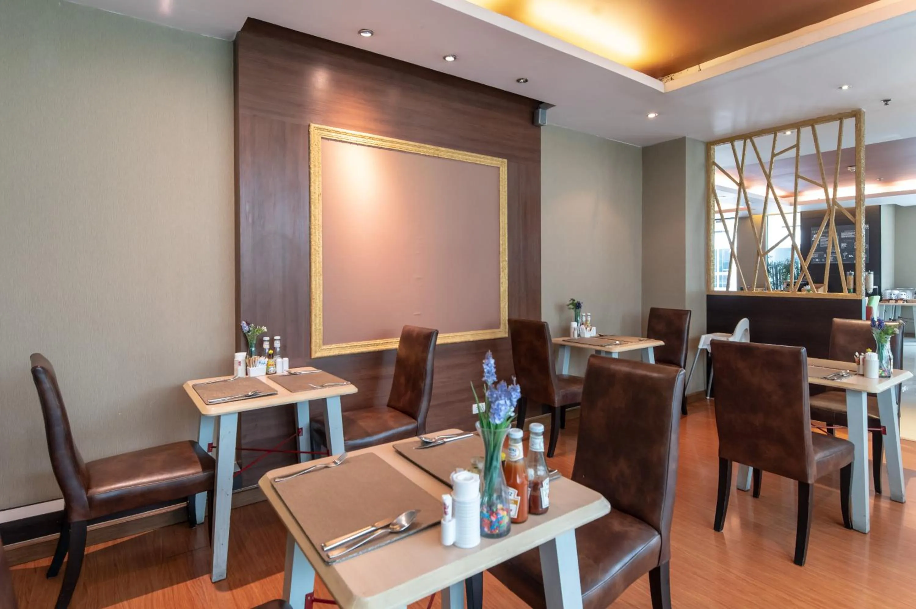 Restaurant/places to eat in Admiral Premier Bangkok