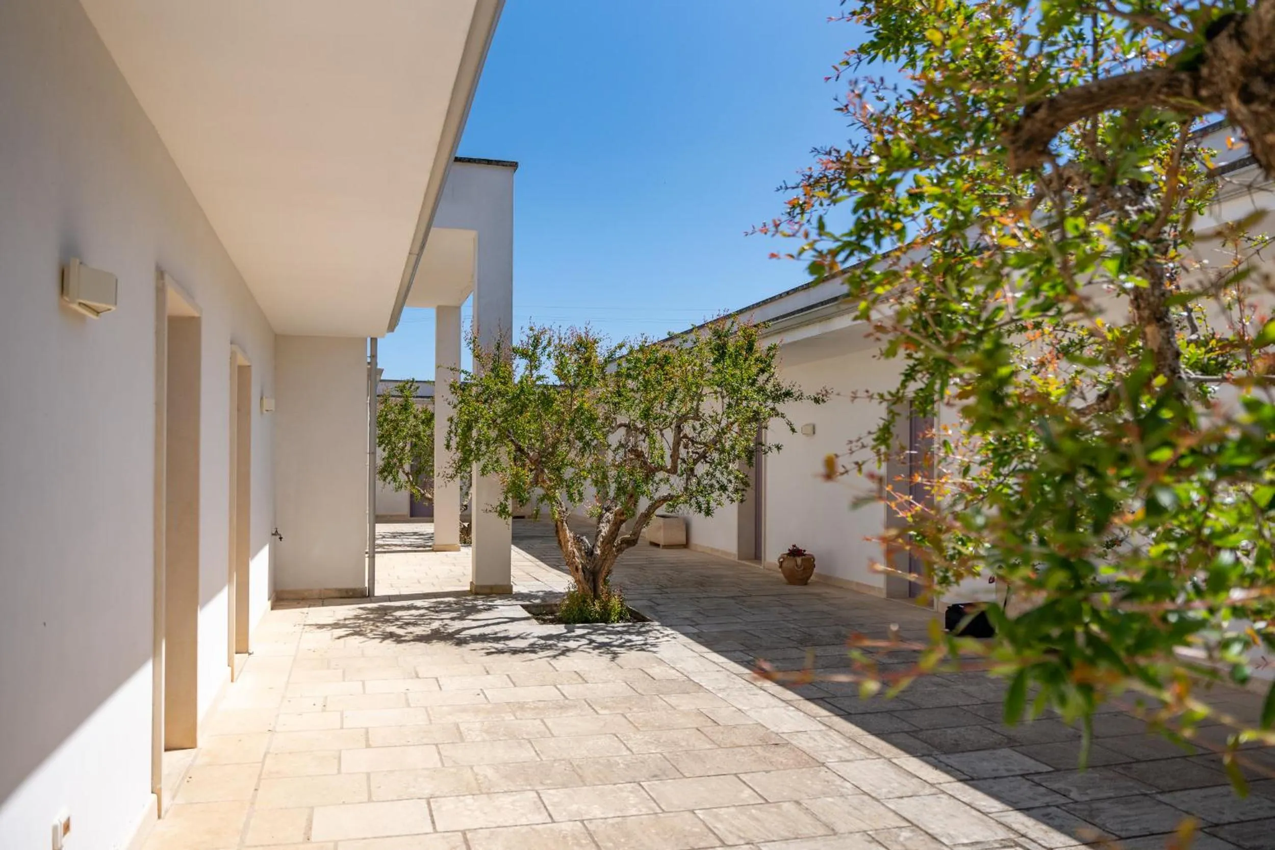 Inner courtyard view in Corte dei Melograni Hotel Resort