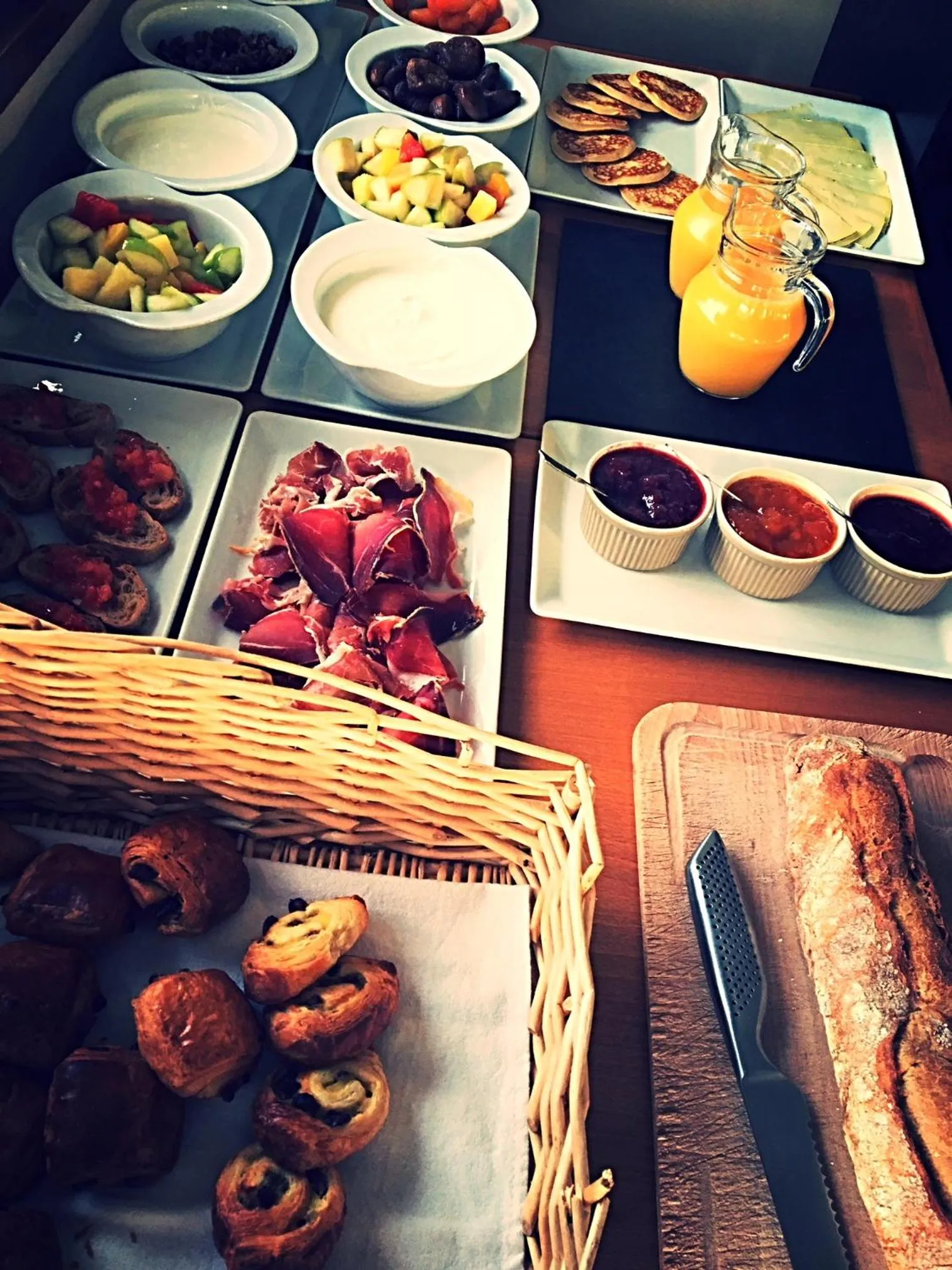 Buffet breakfast in Le Pavillon Bleu