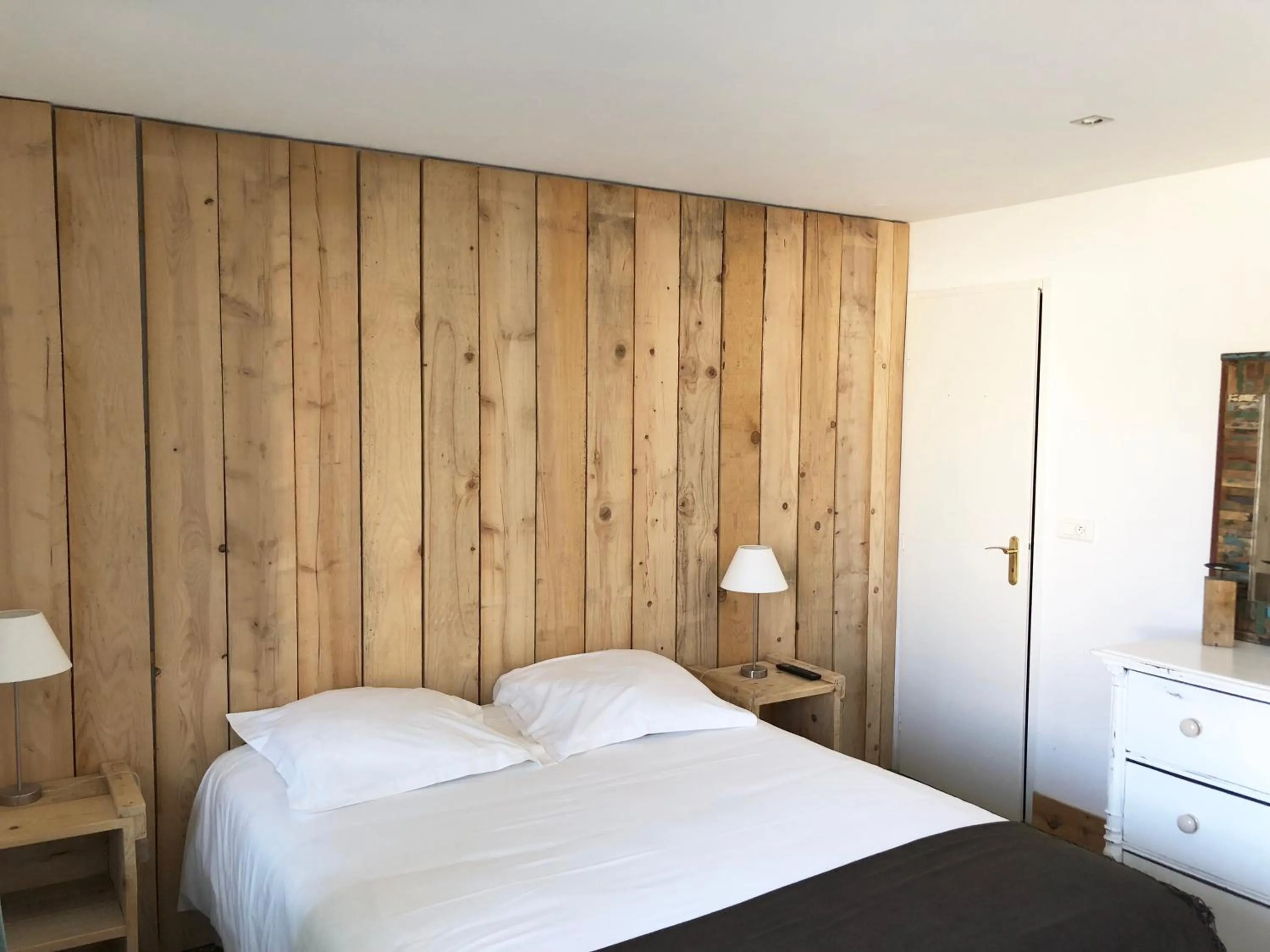 Bedroom, Bed in Le Pavillon Bleu