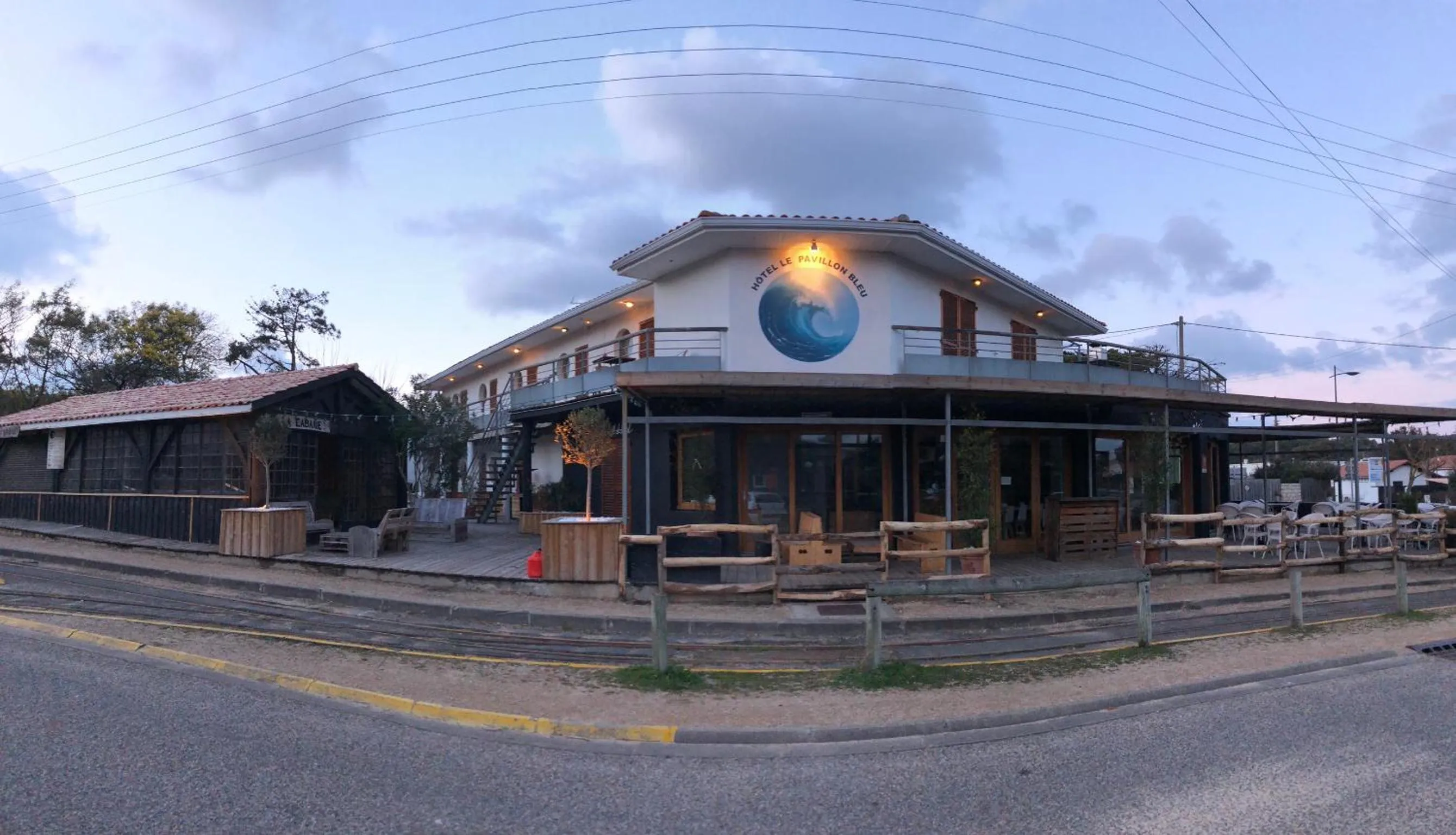 Facade/entrance in Le Pavillon Bleu