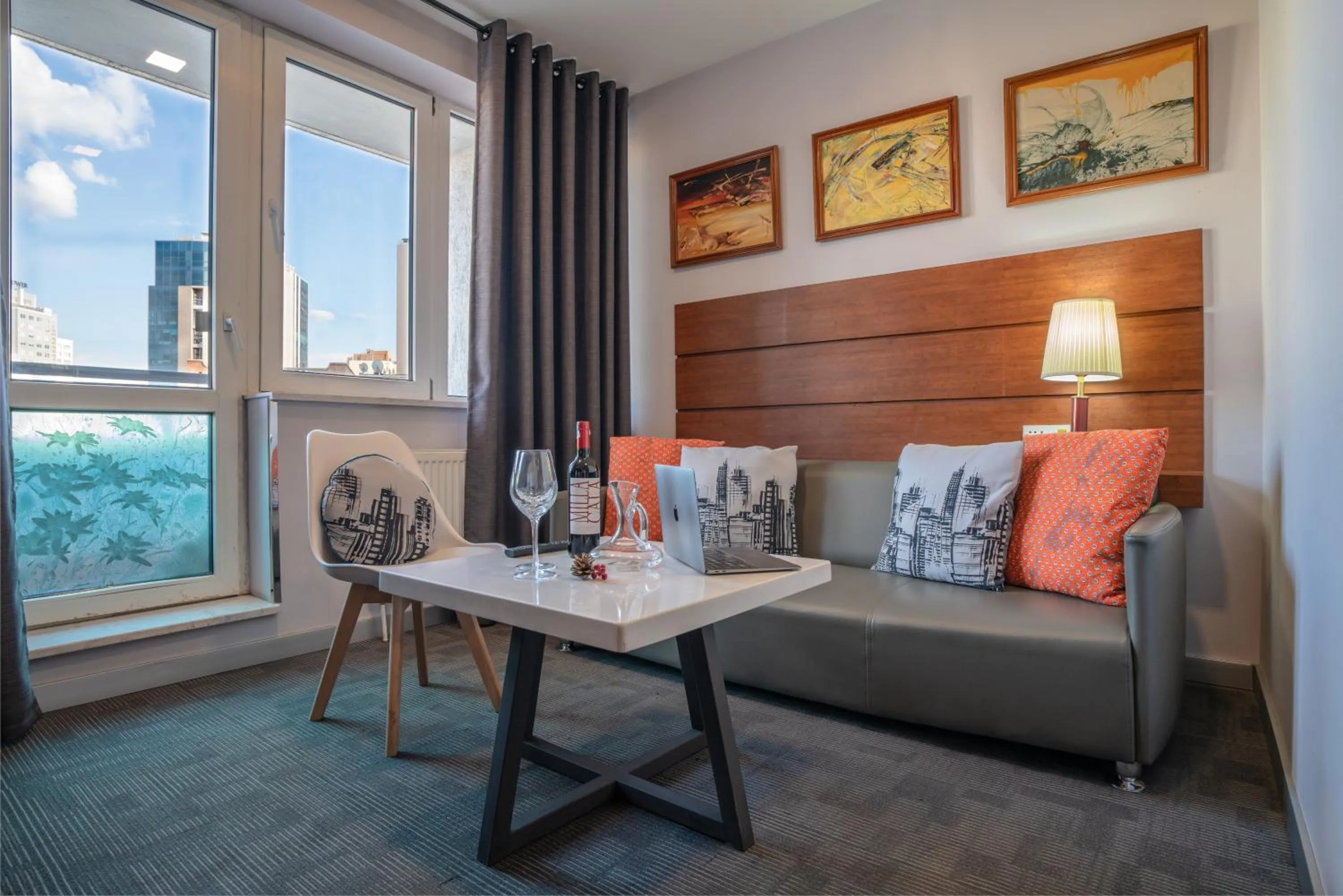 Living room in Edelweiss Art Hotel