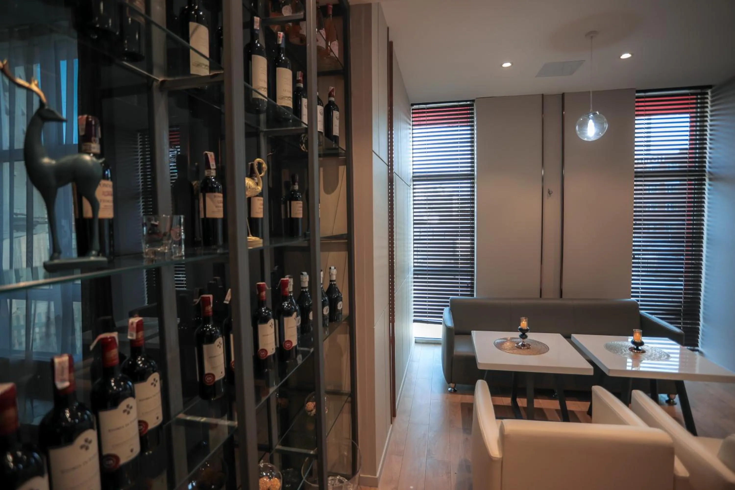 Lounge or bar in Edelweiss Art Hotel