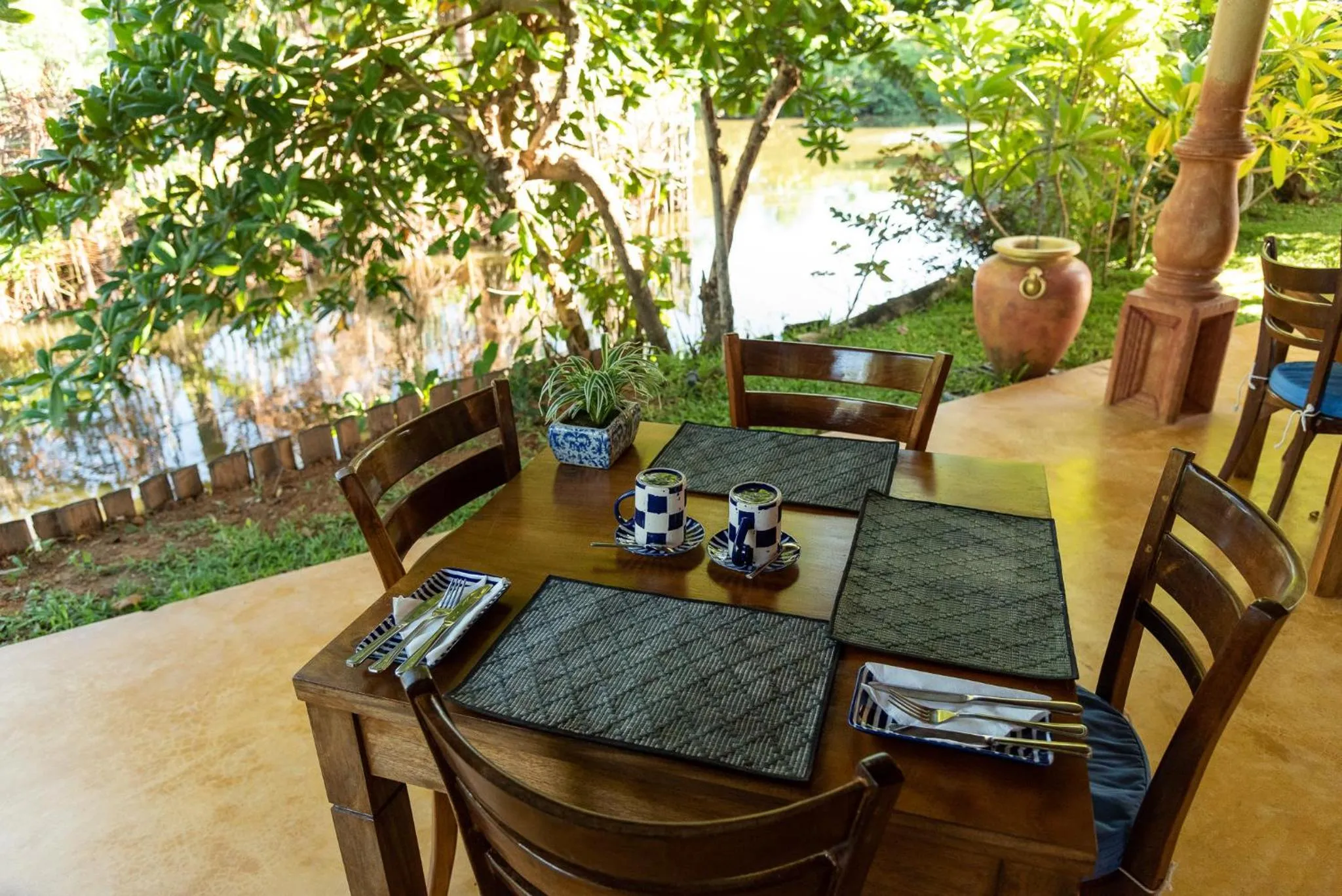 Patio in D Canal House