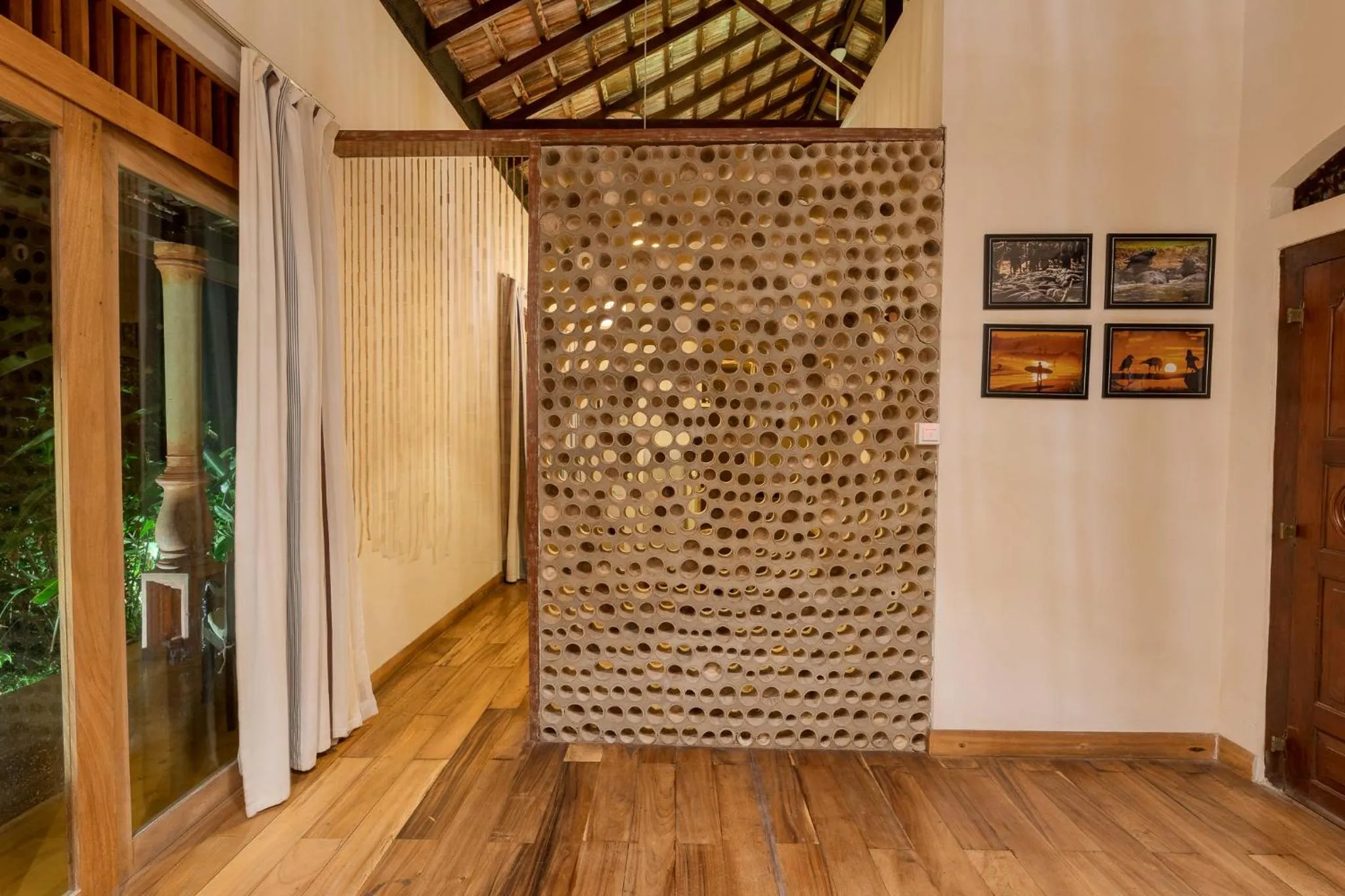 Decorative detail in D Canal House