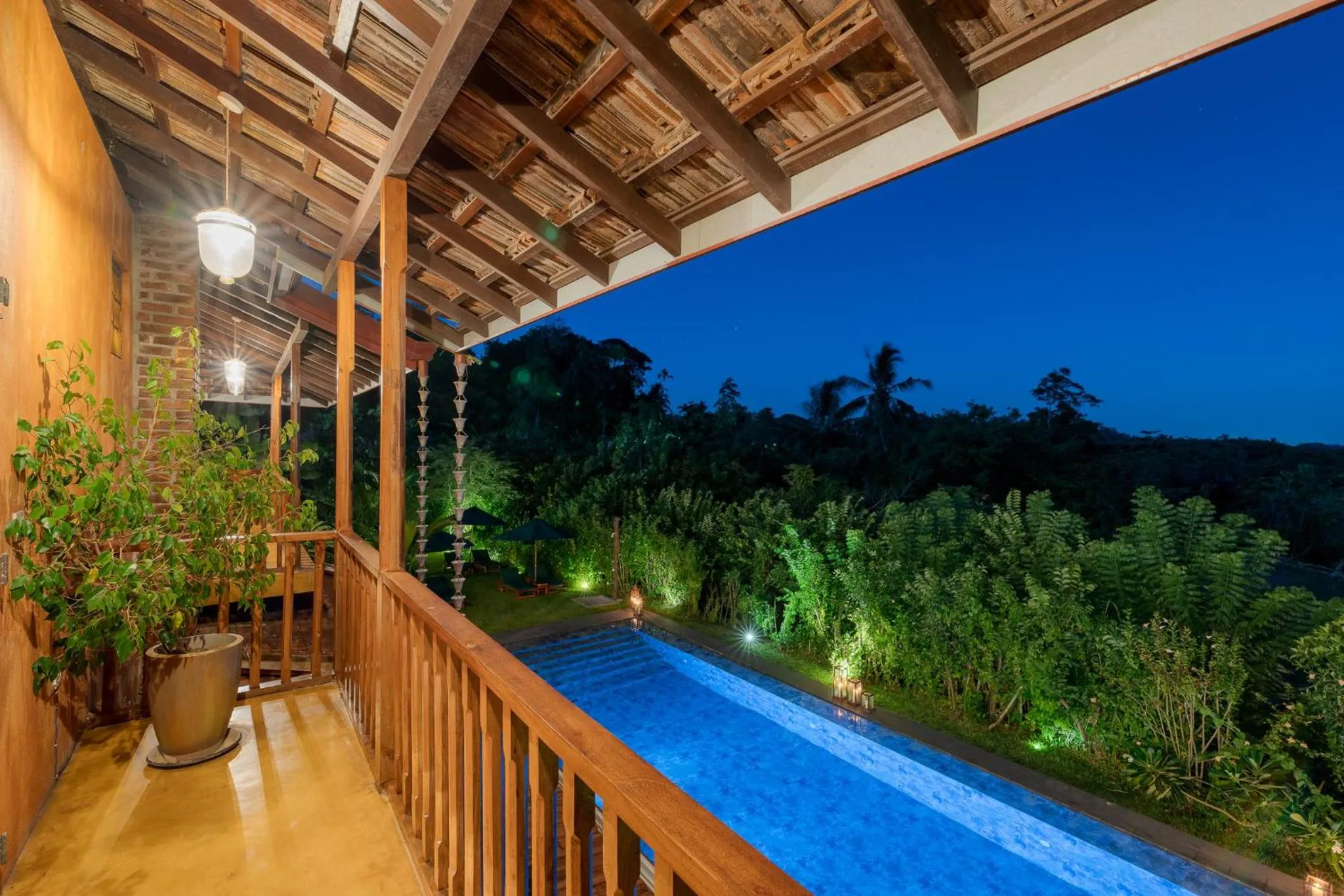 Patio in D Canal House