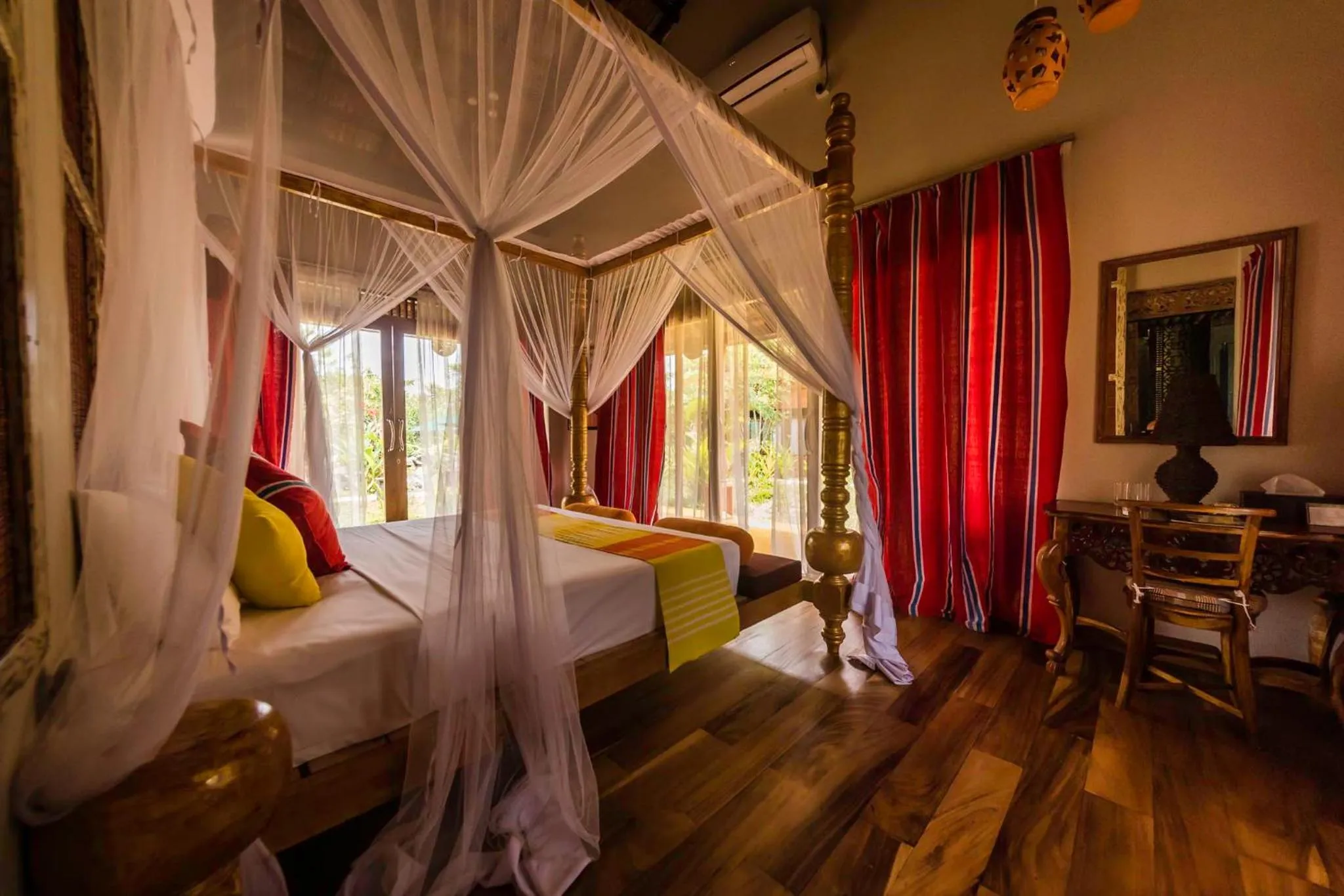 Bedroom, Bed in D Canal House