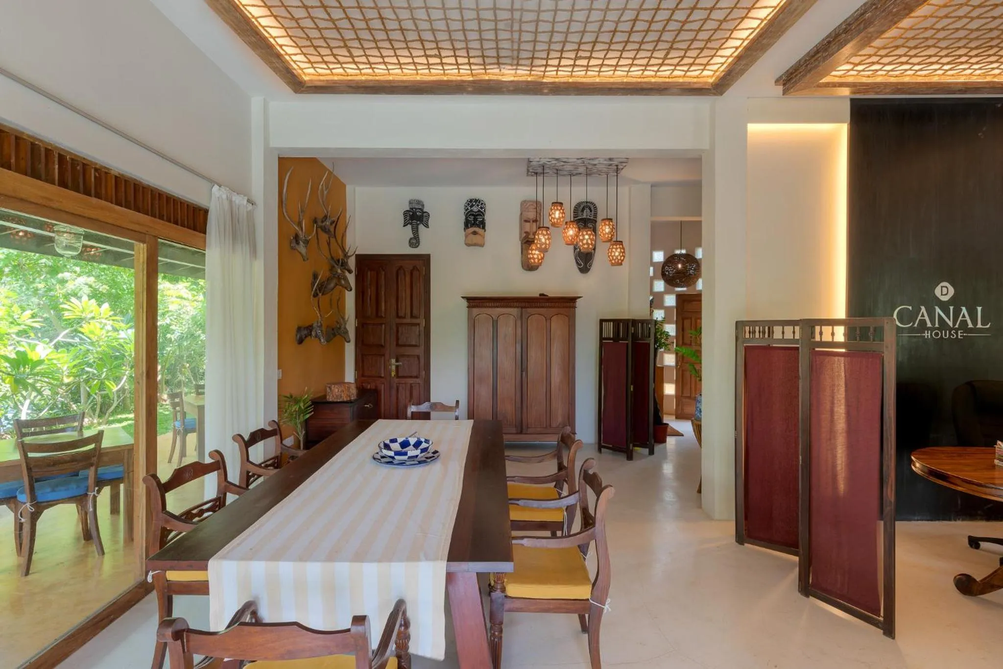 Breakfast, Bed in D Canal House