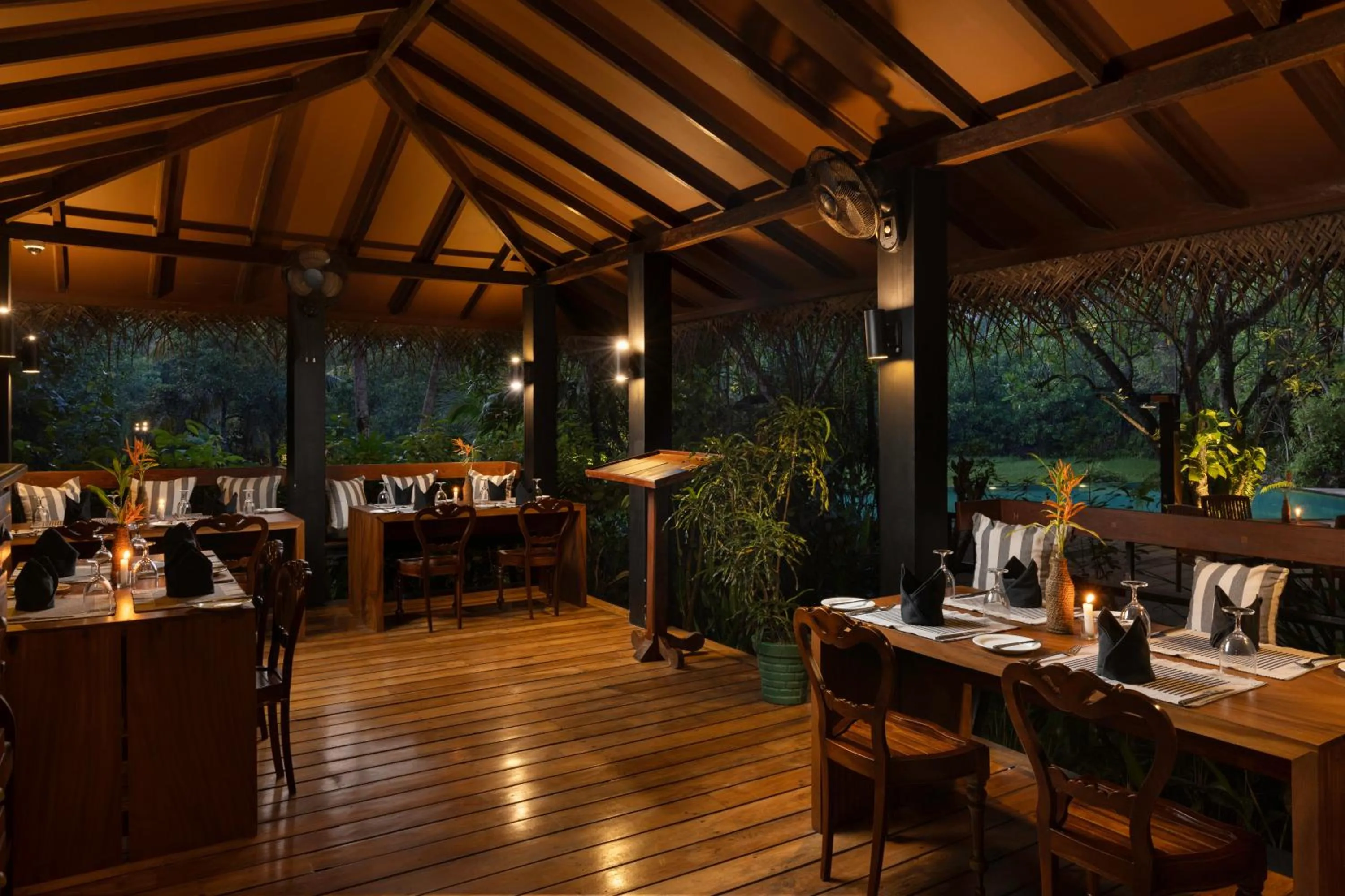 Restaurant/places to eat in Jetwing Kurulubedda - Adults Only