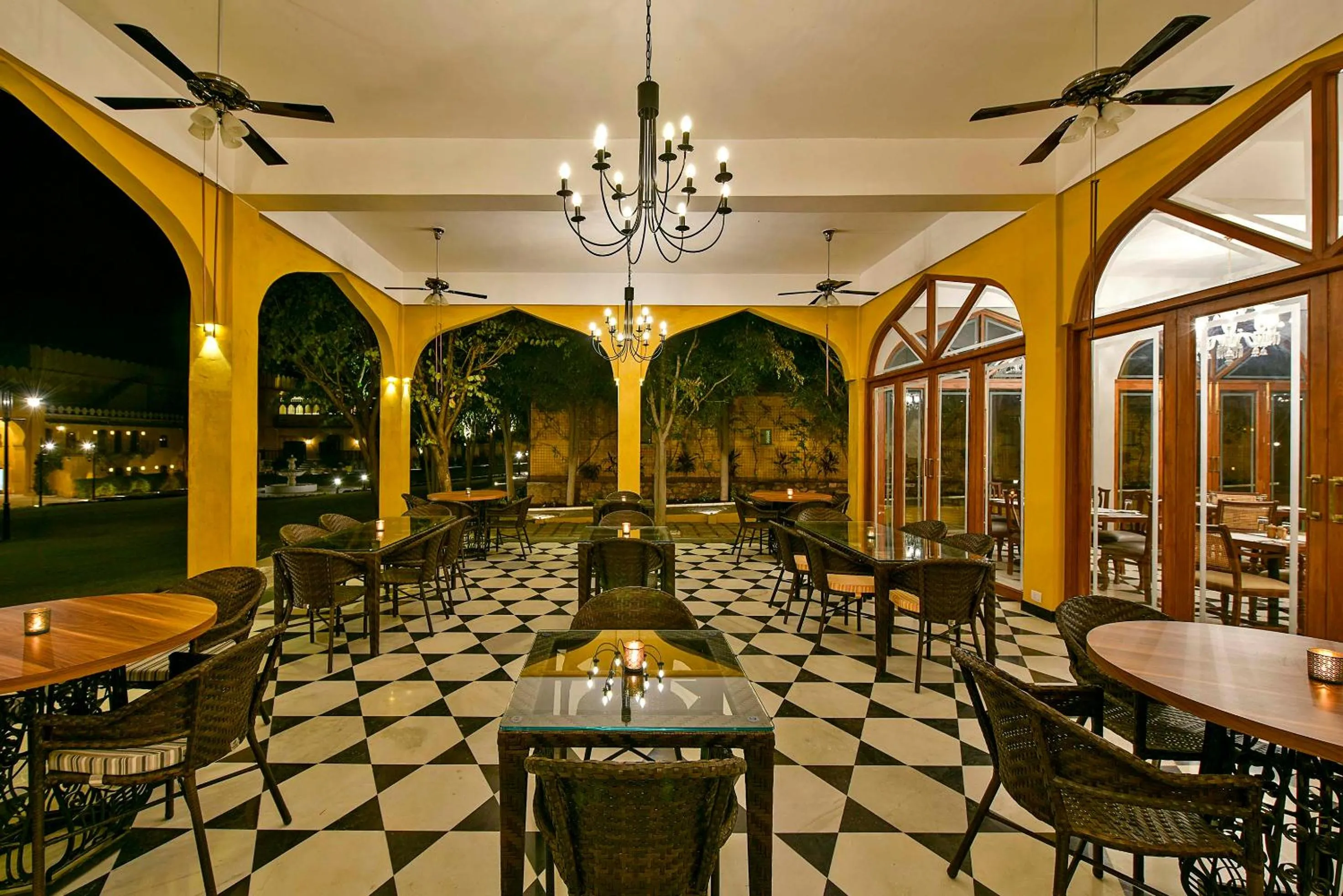 Restaurant/places to eat in Gogunda Palace
