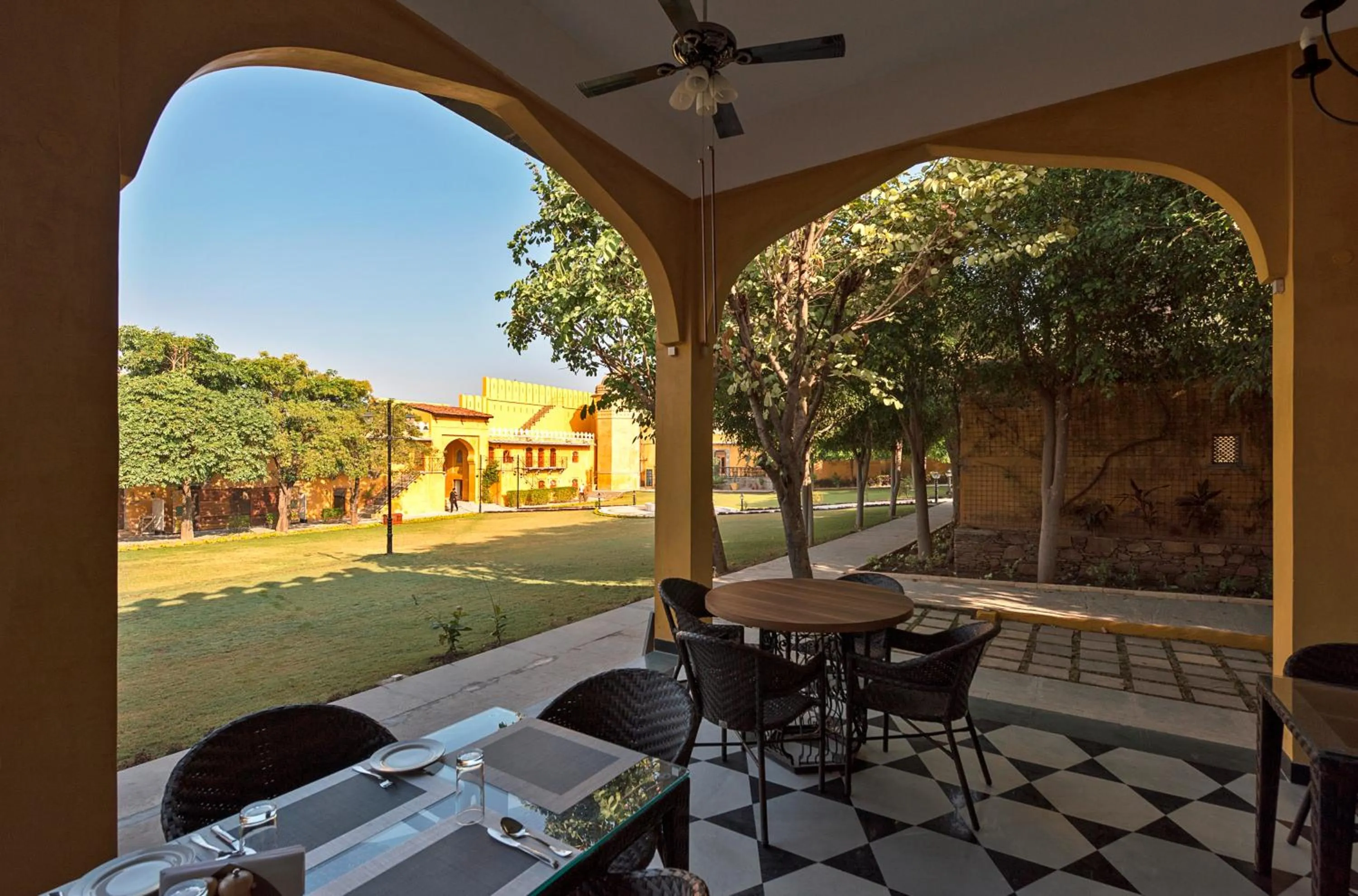 Restaurant/places to eat in Gogunda Palace