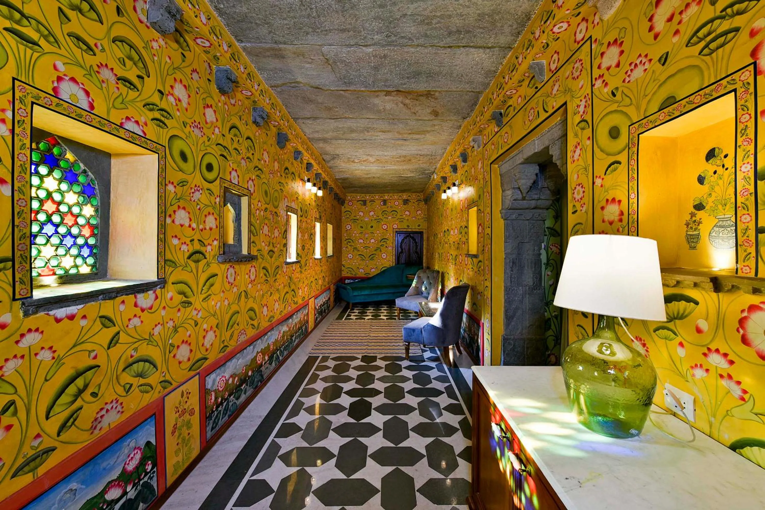 Living room, Bed in Gogunda Palace