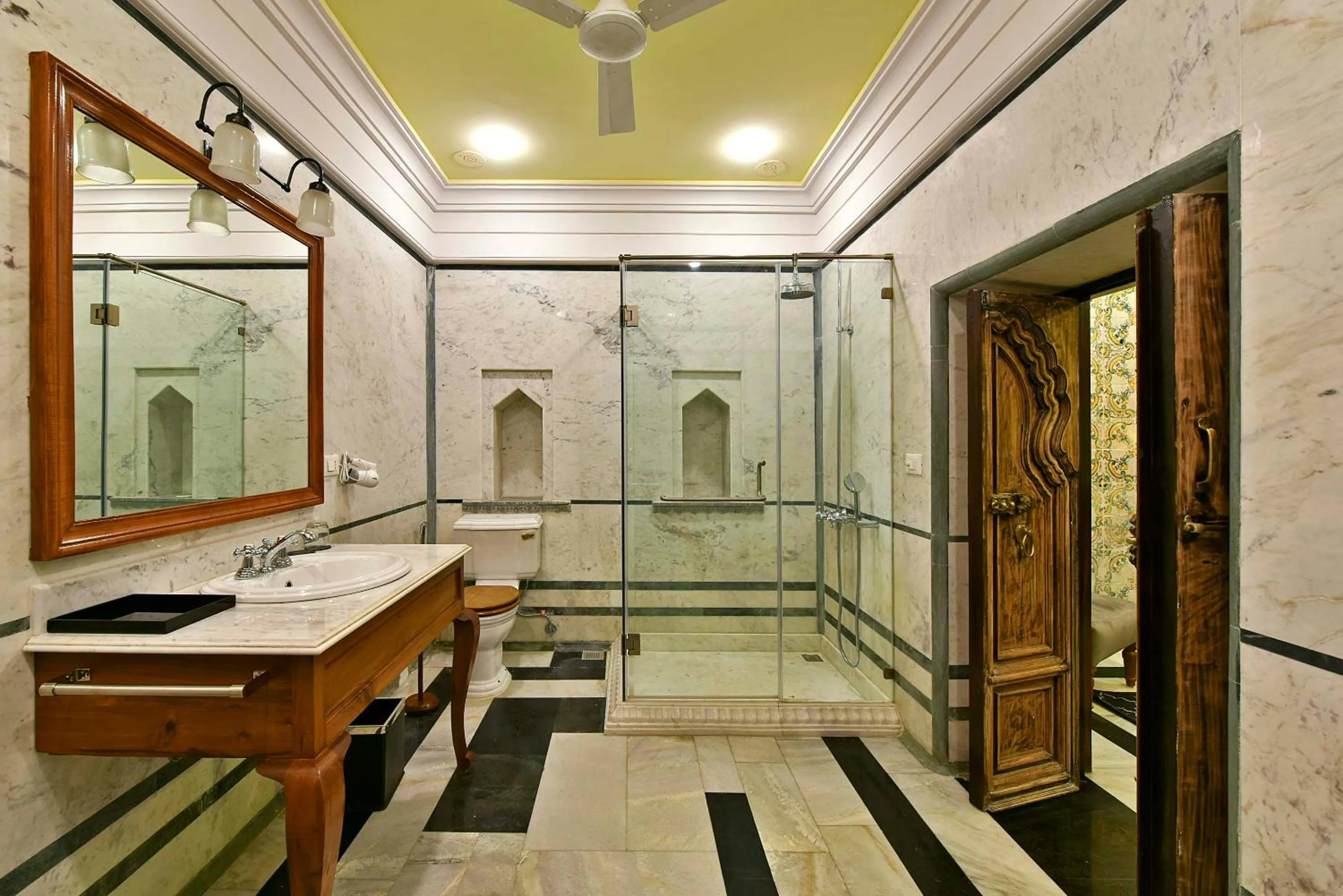 Shower in Gogunda Palace