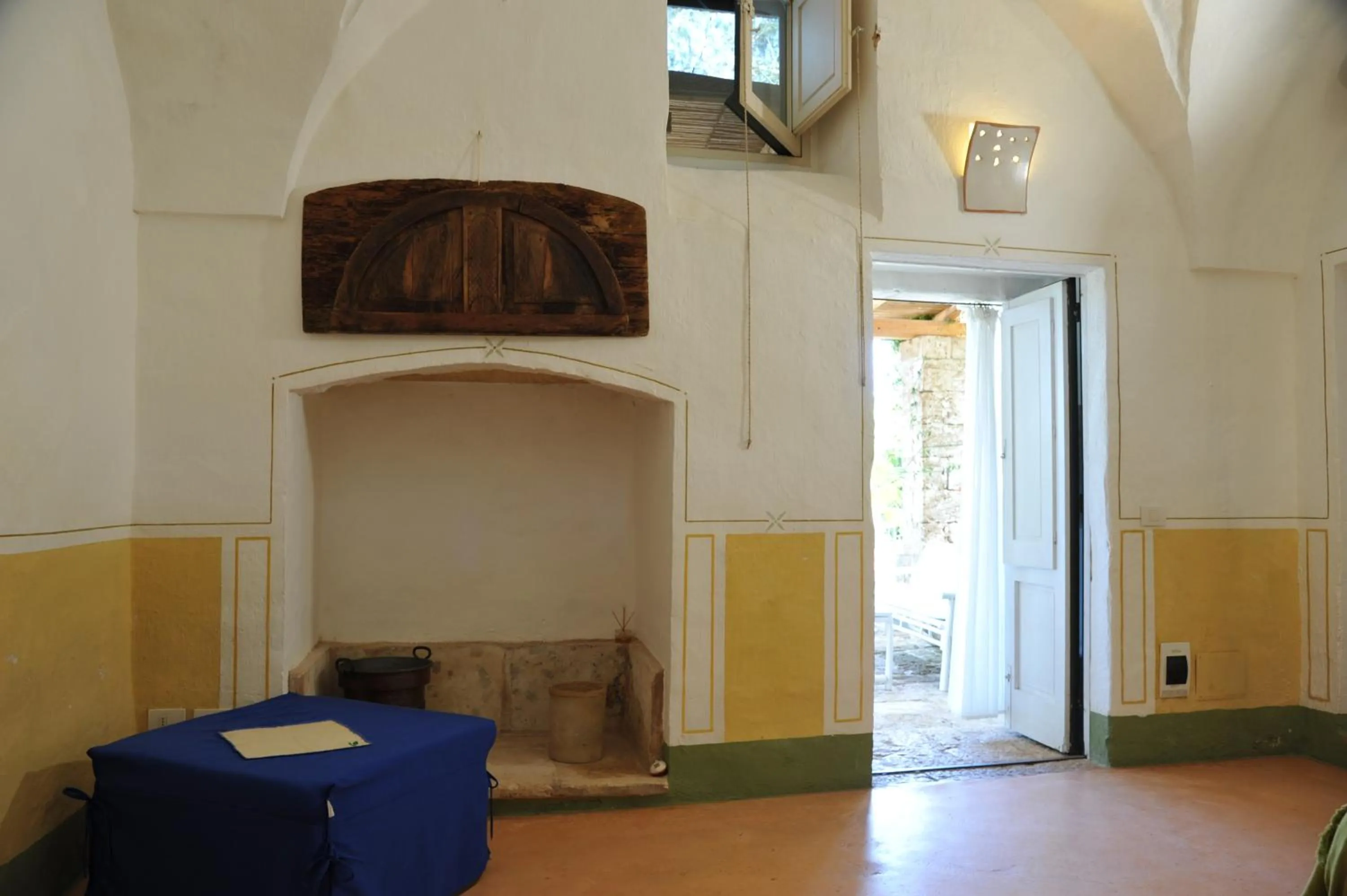 Photo of the whole room in Masseria Cristo