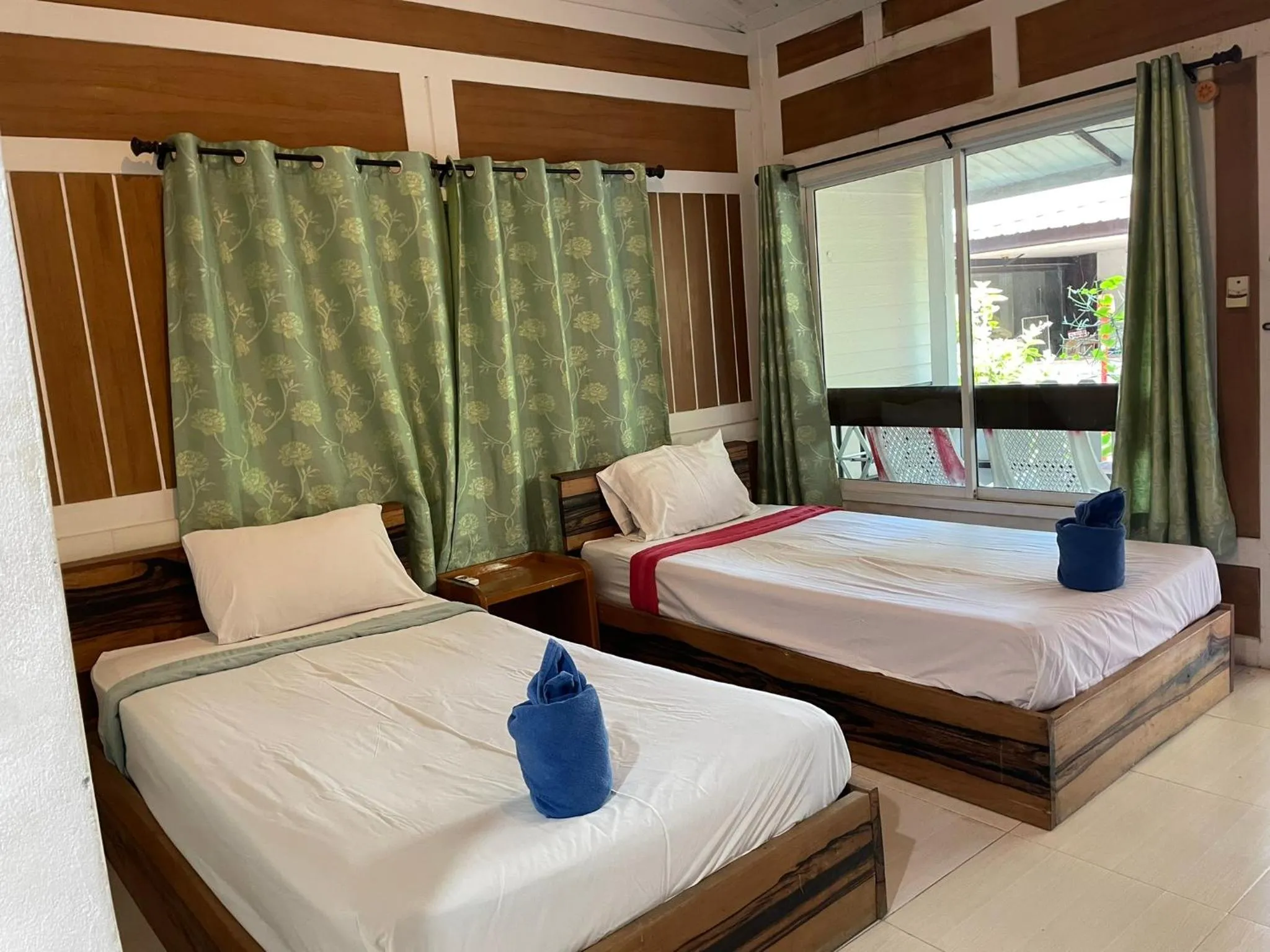 Bedroom, Bed in Phi Phi Twin Palms Bungalow
