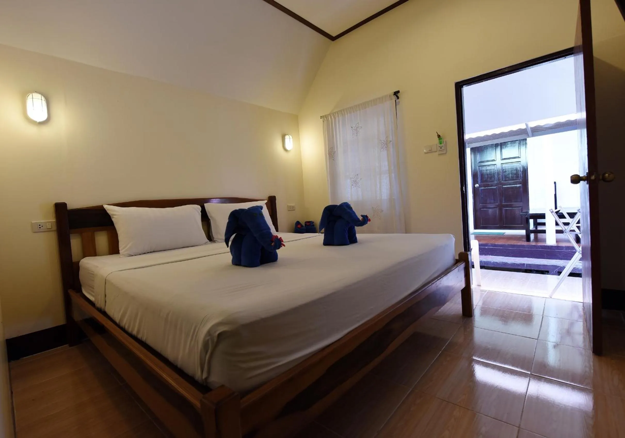 Bedroom, Bed in Phi Phi Twin Palms Bungalow